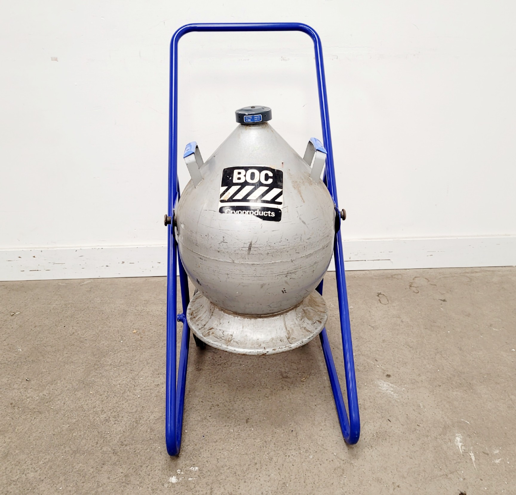 Image of BOC Cryoproducts Liquid Nitrogen Dewar with Trolley