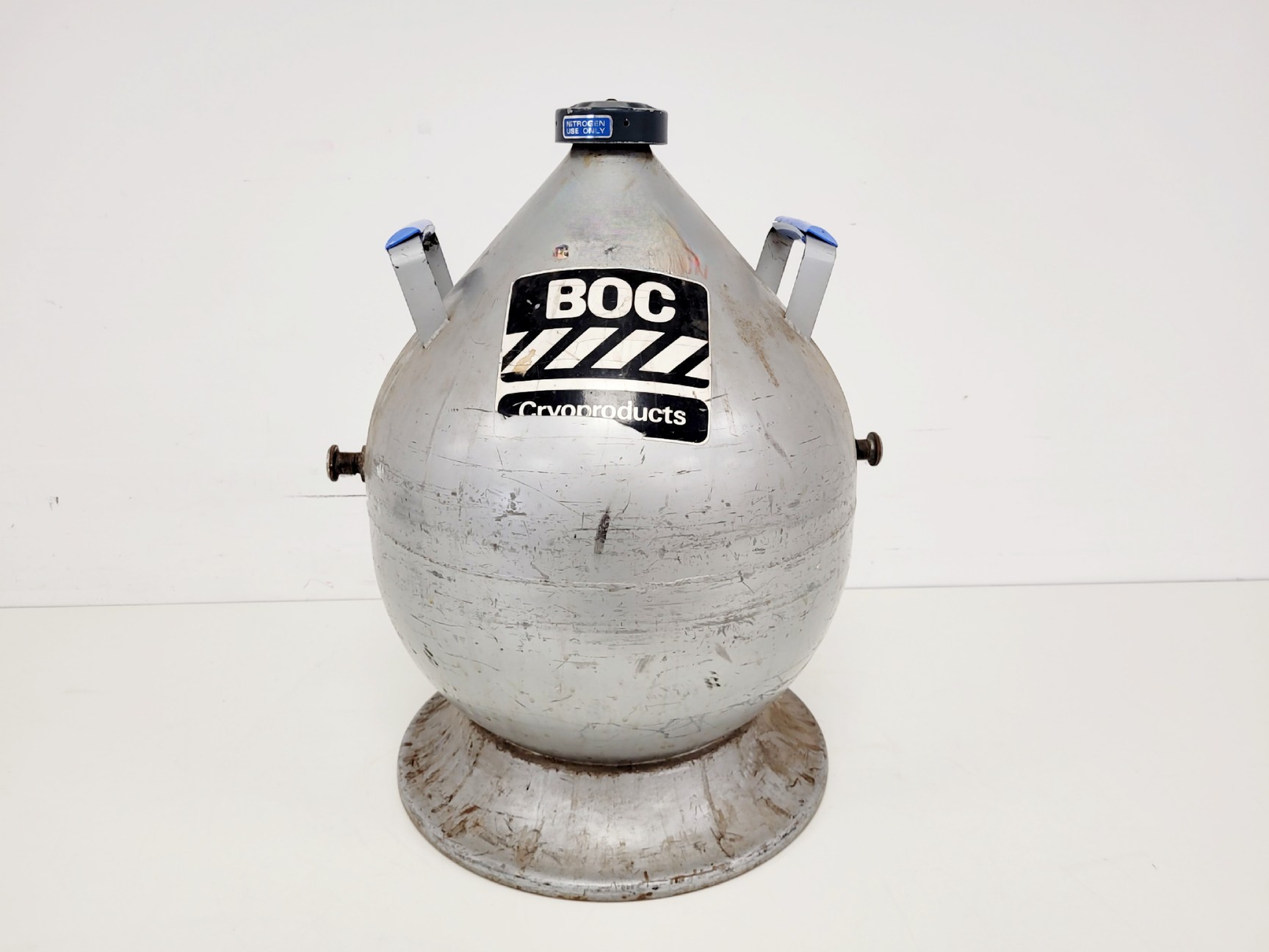Image of BOC Cryoproducts Liquid Nitrogen Dewar with Trolley