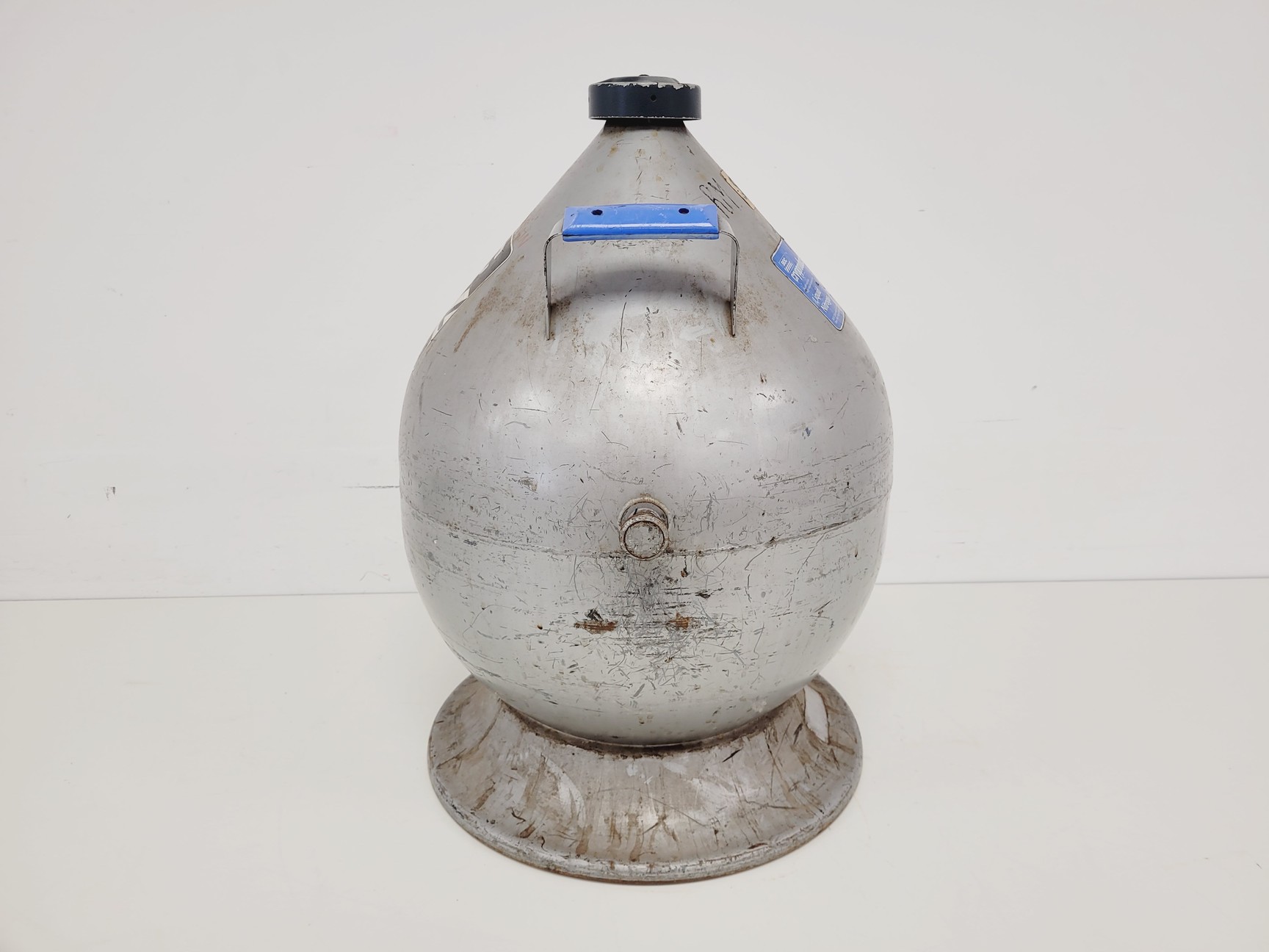 Image of BOC Cryoproducts Liquid Nitrogen Dewar with Trolley