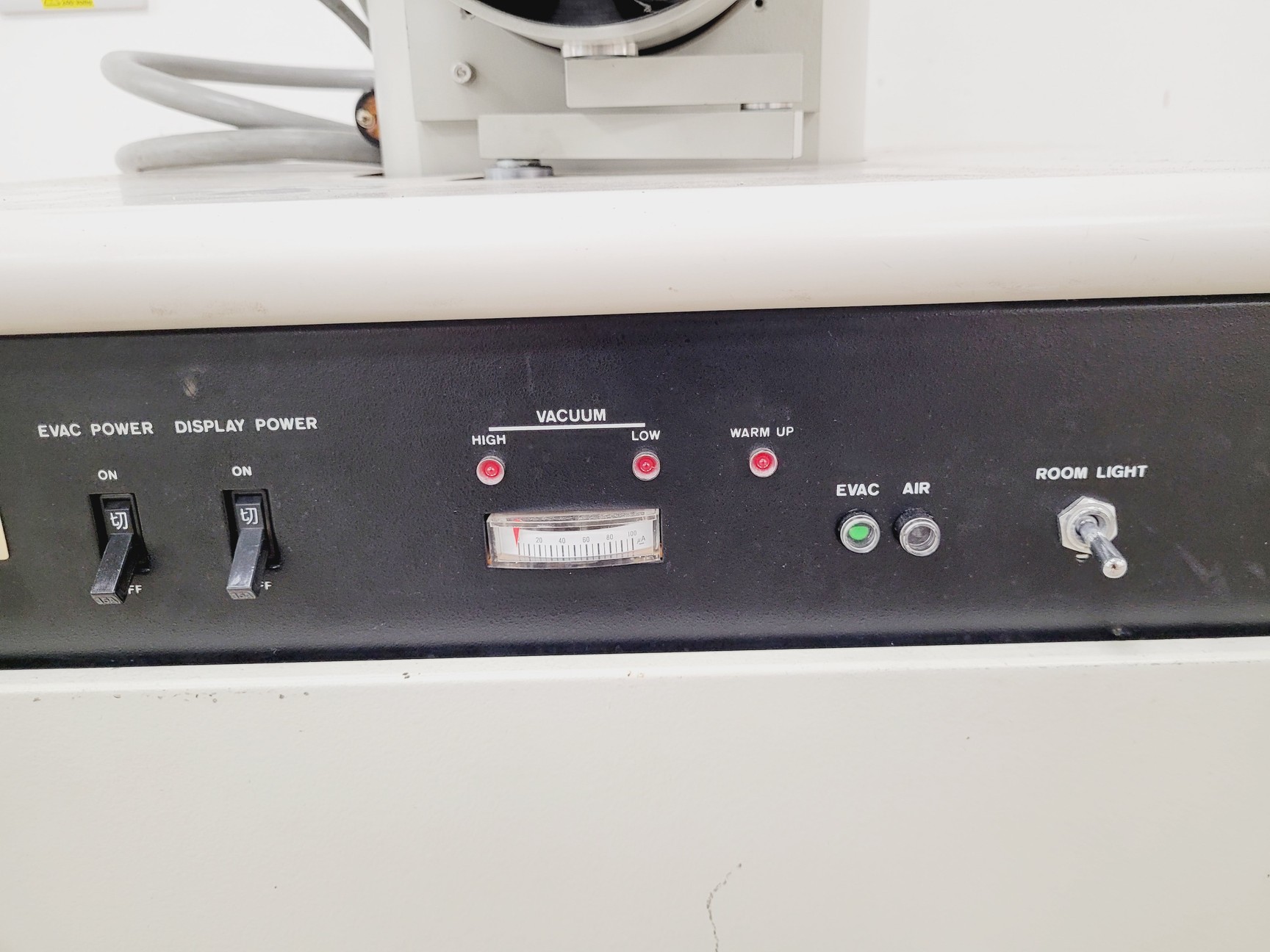 Image of Hitachi S-520 Scanning Electron Microscope System - Spares/Repair Lab