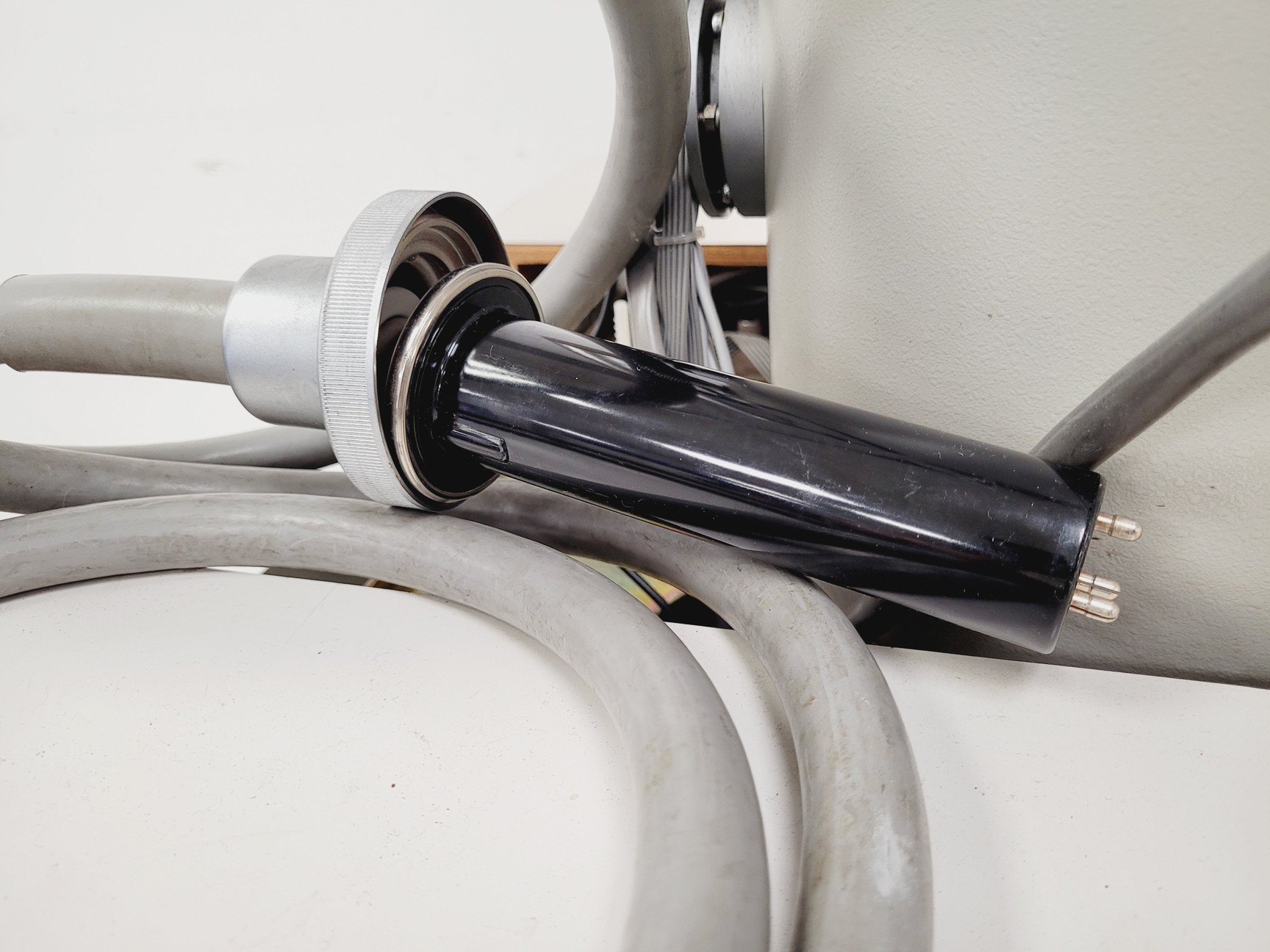 Image of Hitachi S-520 Scanning Electron Microscope System - Spares/Repair Lab