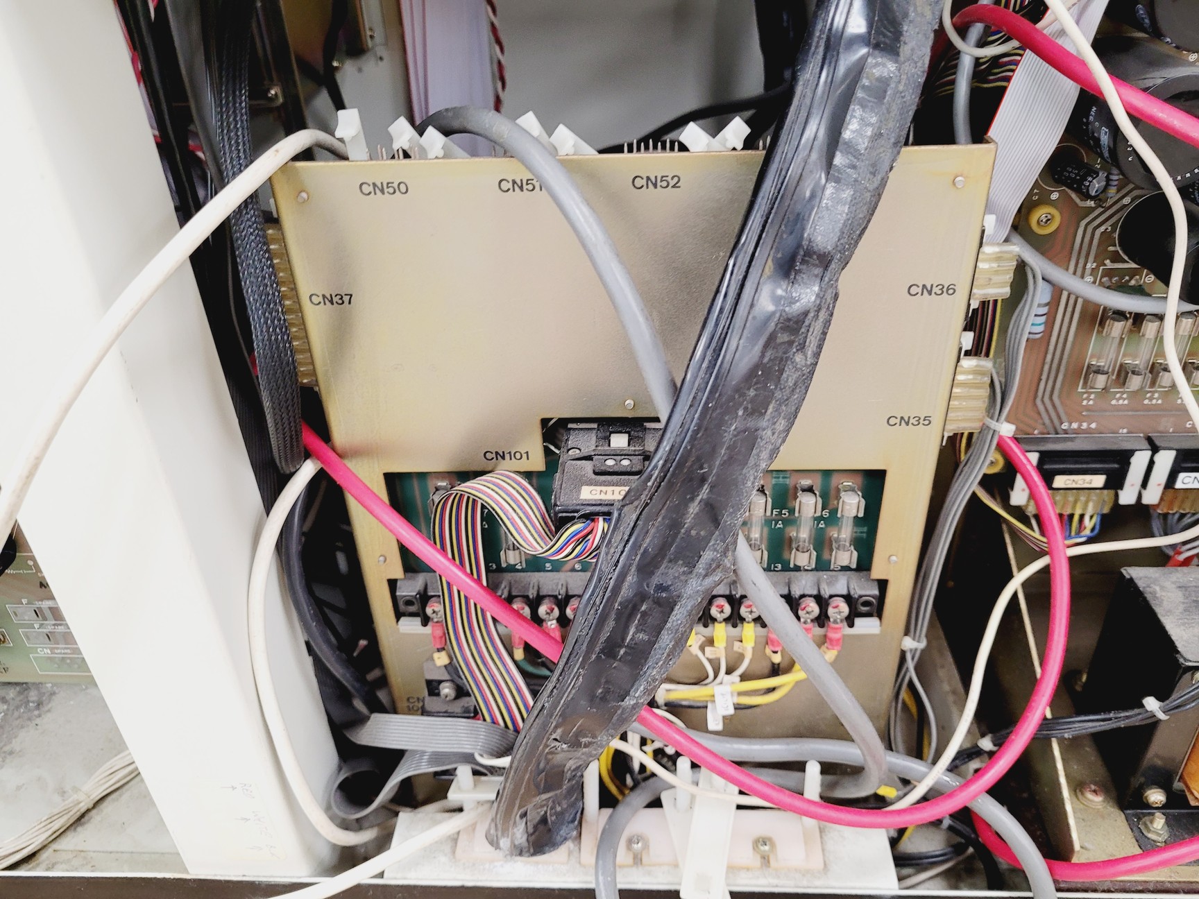 Image of Hitachi S-520 Scanning Electron Microscope System - Spares/Repair Lab