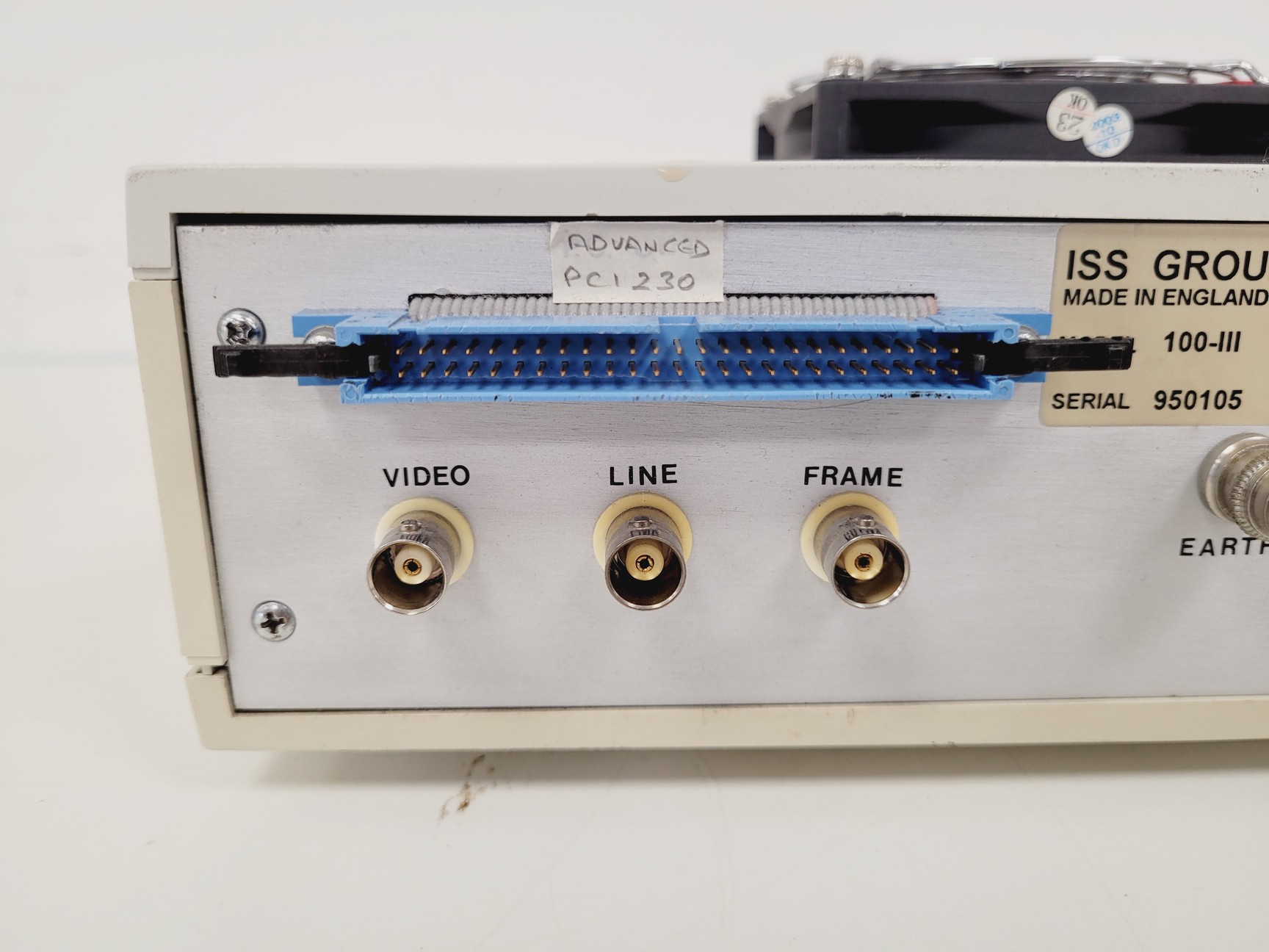 Image of Hitachi S-520 Scanning Electron Microscope System - Spares/Repair Lab