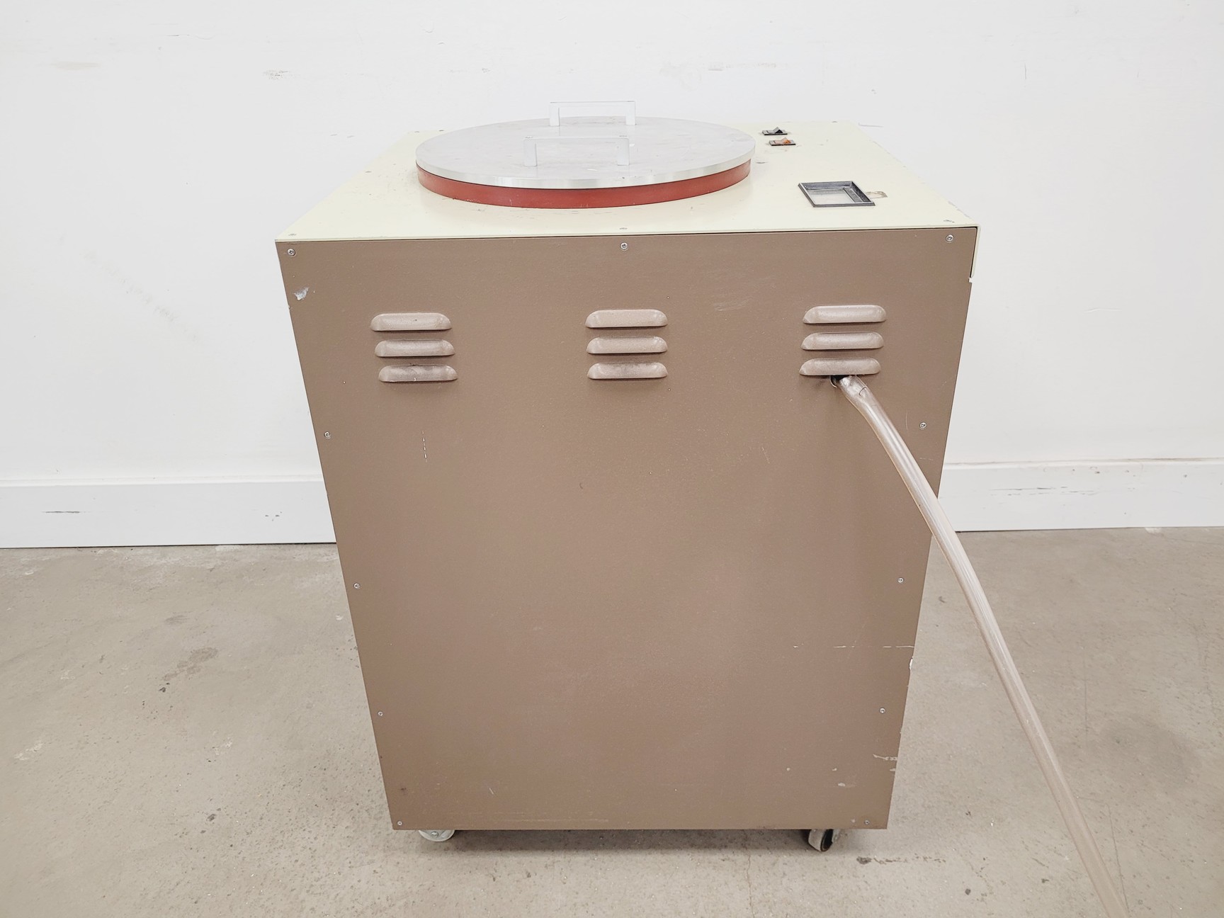 Image of Hitachi S-520 Scanning Electron Microscope System - Spares/Repair Lab