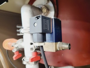 Thumbnail image of Hitachi S-520 Scanning Electron Microscope System - Spares/Repair Lab