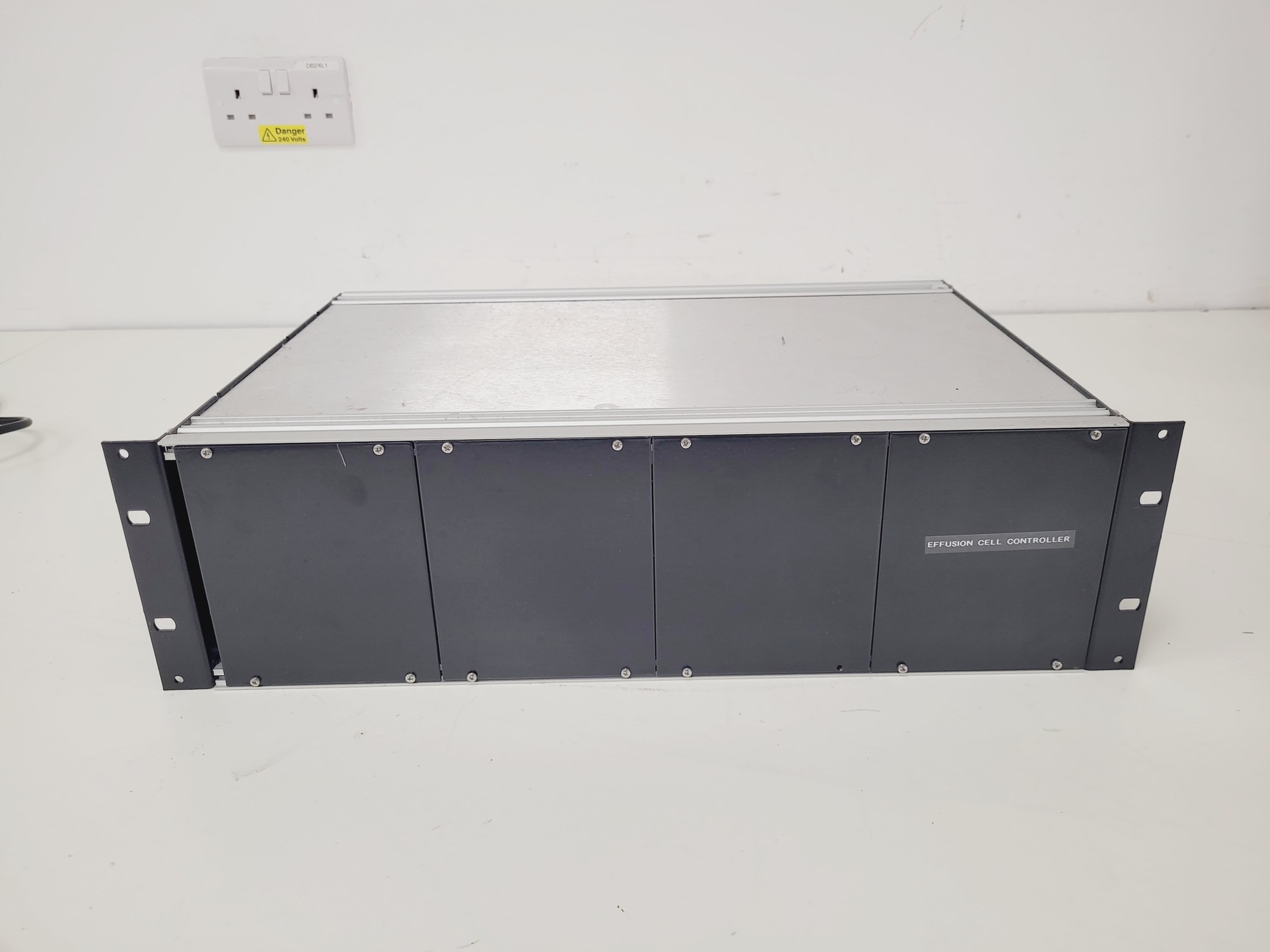 Image of Amco Modular Enclosures Cabinet SVT Associates Molecular Beam Epitaxy 