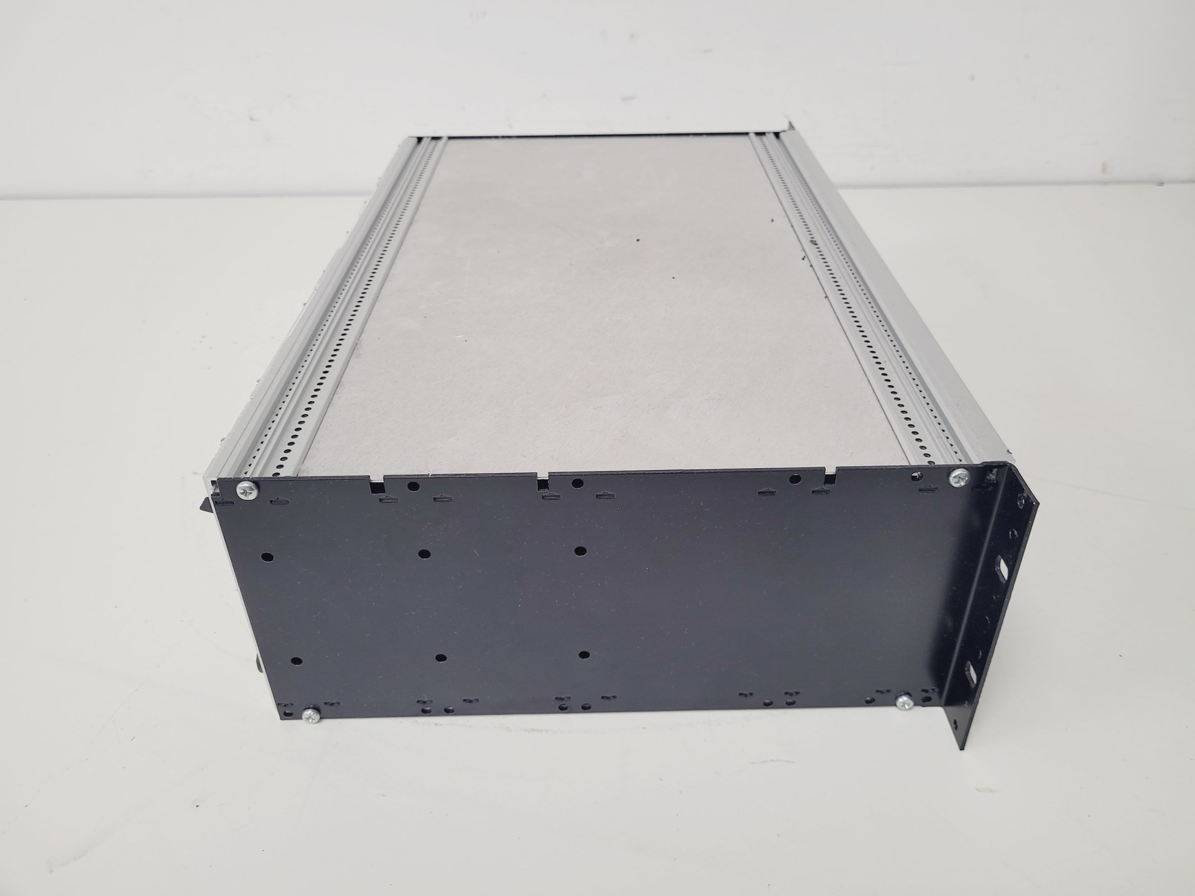 Image of Amco Modular Enclosures Cabinet SVT Associates Molecular Beam Epitaxy 