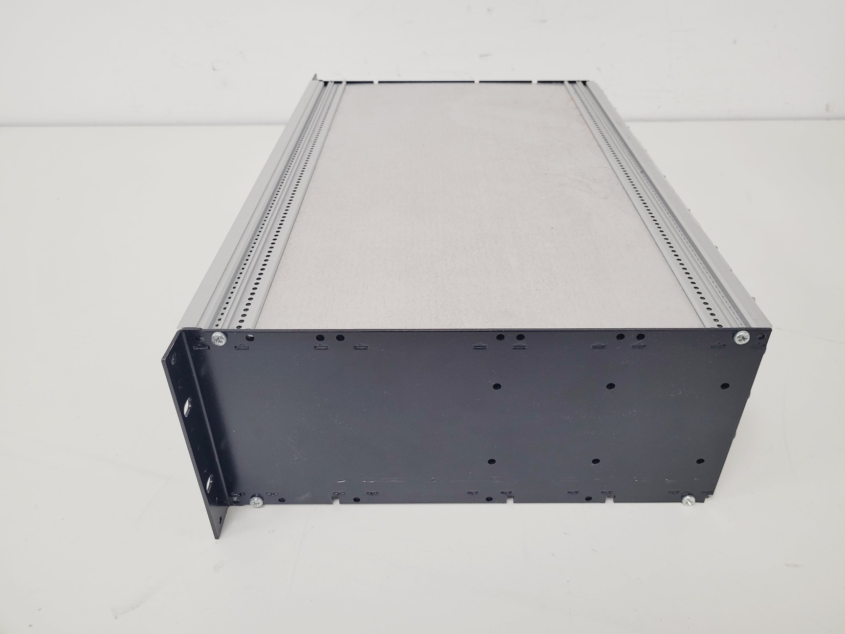 Image of Amco Modular Enclosures Cabinet SVT Associates Molecular Beam Epitaxy 