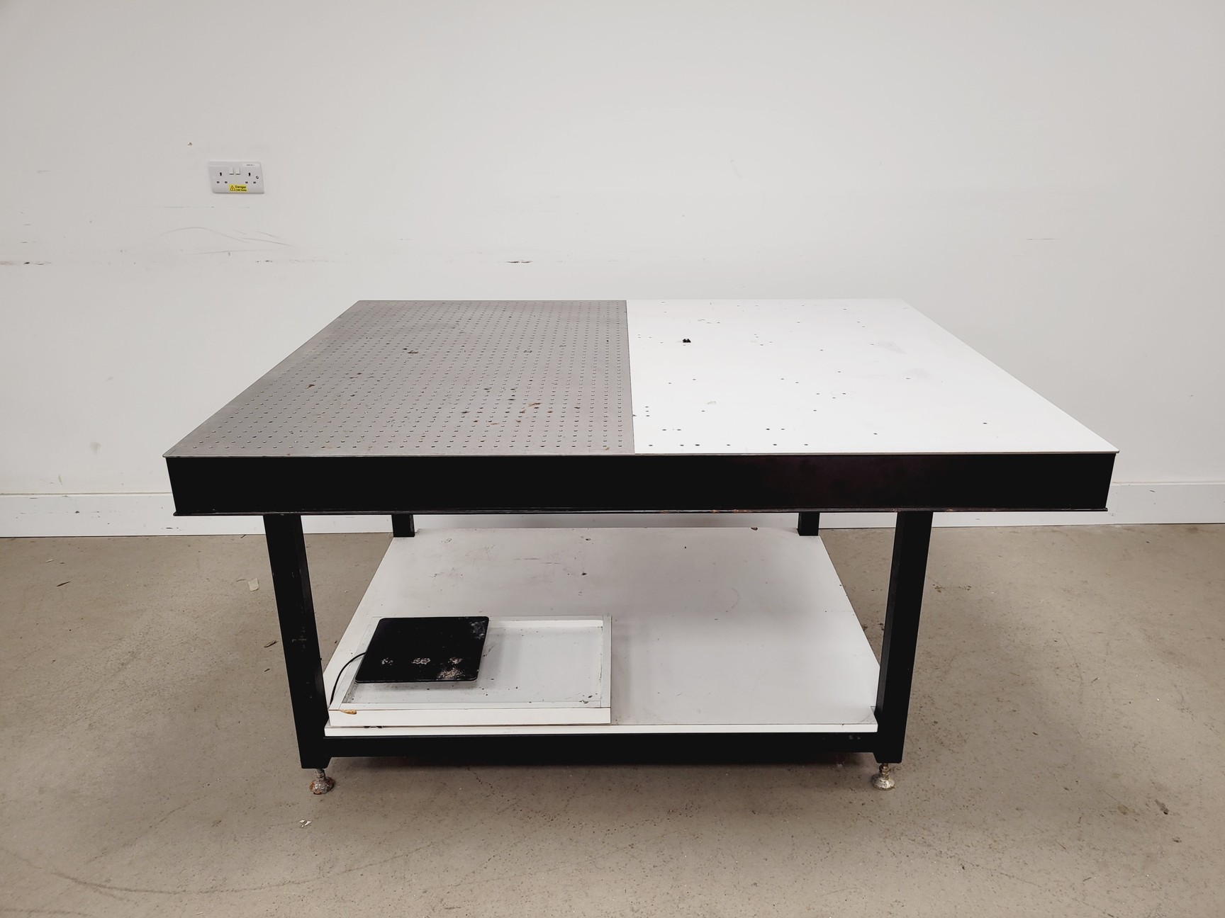 Image of Beckman Coulter Bespoke MoFlo Optical Table Bench Imperial 153x122x80cm (LxWxH)