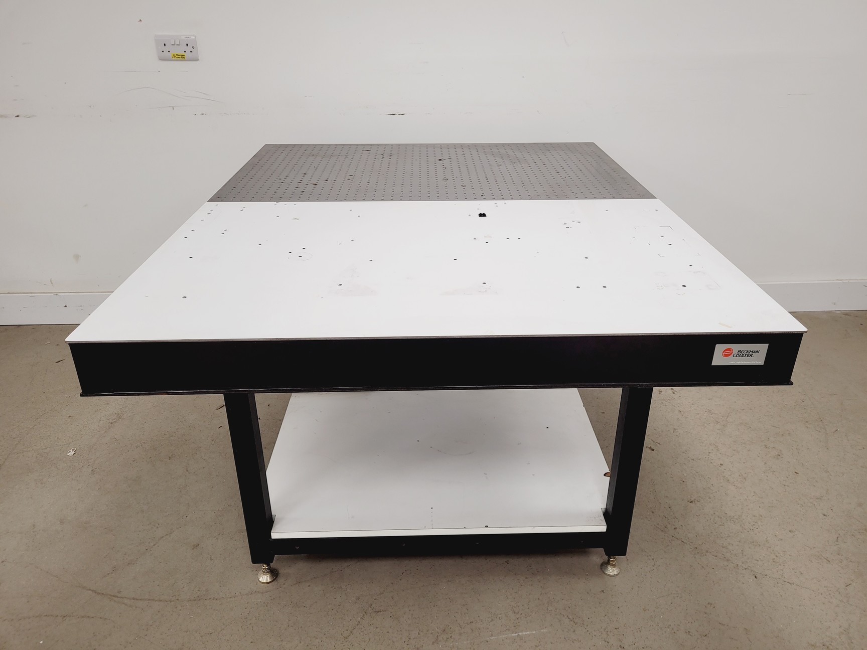 Image of Beckman Coulter Bespoke MoFlo Optical Table Bench Imperial 153x122x80cm (LxWxH)