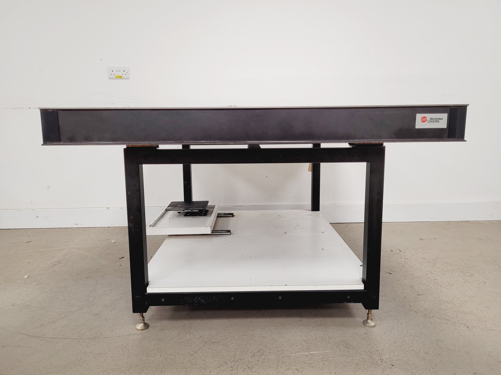 Image of Beckman Coulter Bespoke MoFlo Optical Table Bench Imperial 153x122x80cm (LxWxH)