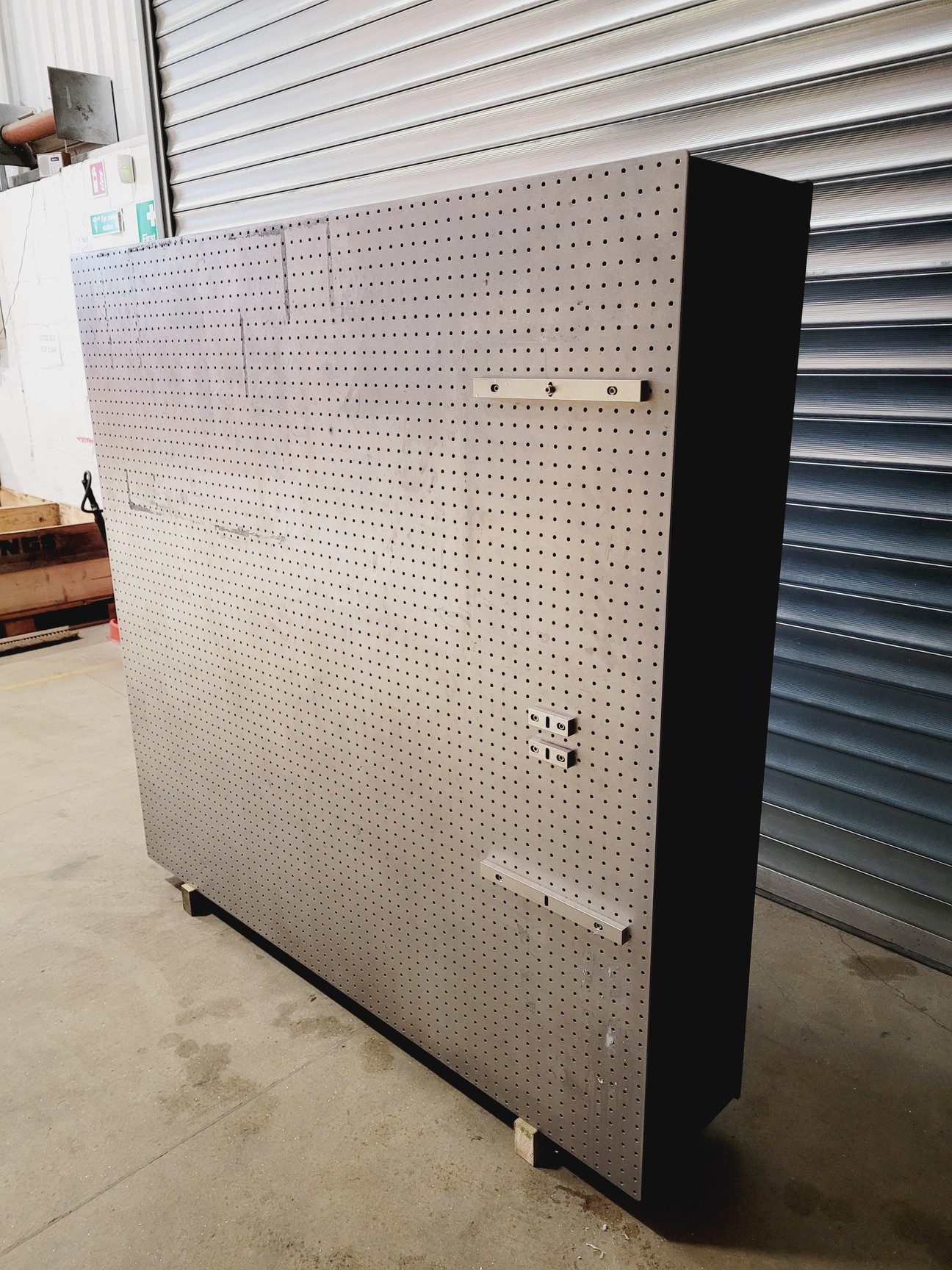 Image of Newport RS 2000 Anti-Vibration Isolation Table Metric w/ 4 x Newport I-2000 Lab