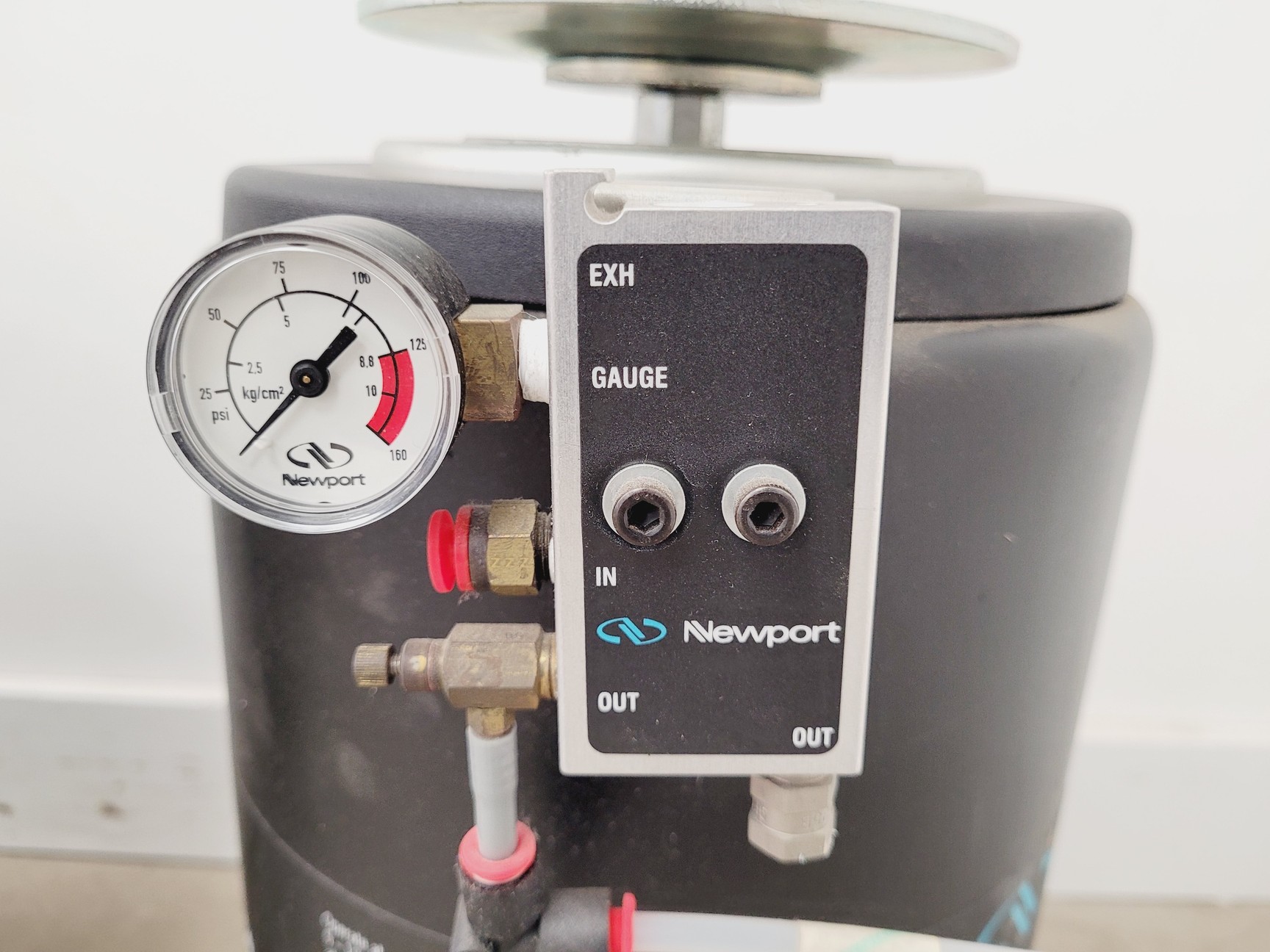 Image of Newport RS 2000 Anti-Vibration Isolation Table Metric w/ 4 x Newport I-2000 Lab