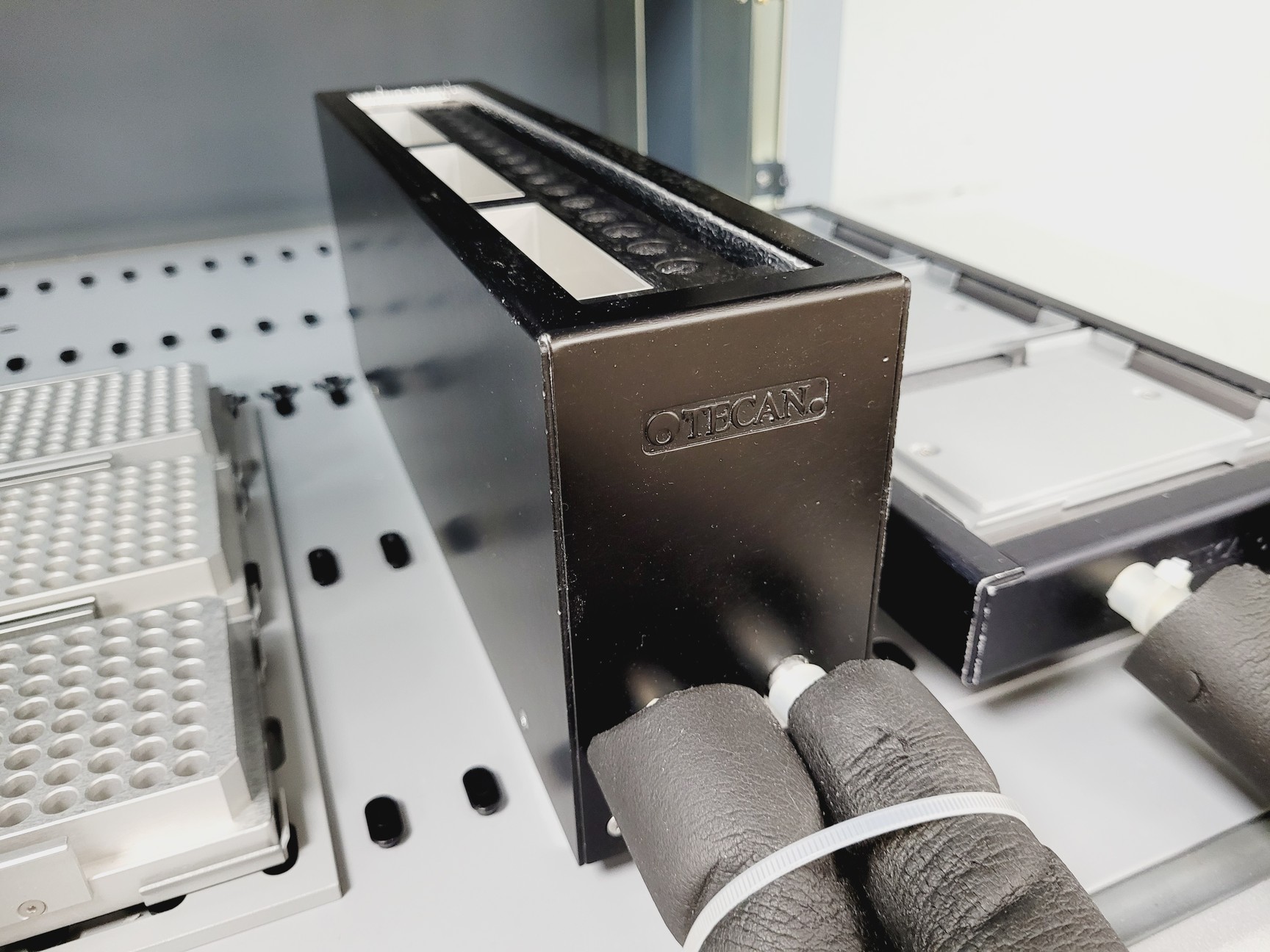 Image of Tecan Freedom EVO-2 100  Liquid Handling System with LiHa Arm, Software Lab