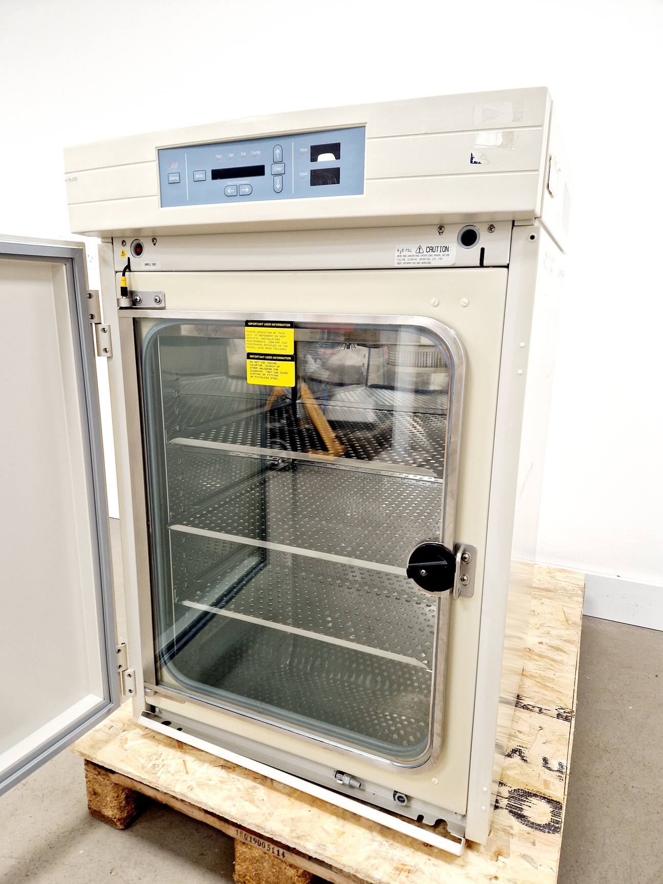 Image of Forma Scientific CO2 Water Jacketed Incubator Model-3131 Lab