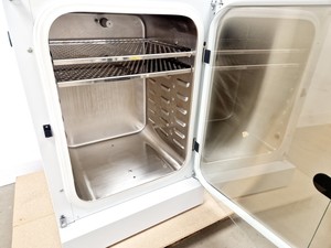 Thumbnail image of Binder CB 220 CO2 Laboratory Incubator Lab