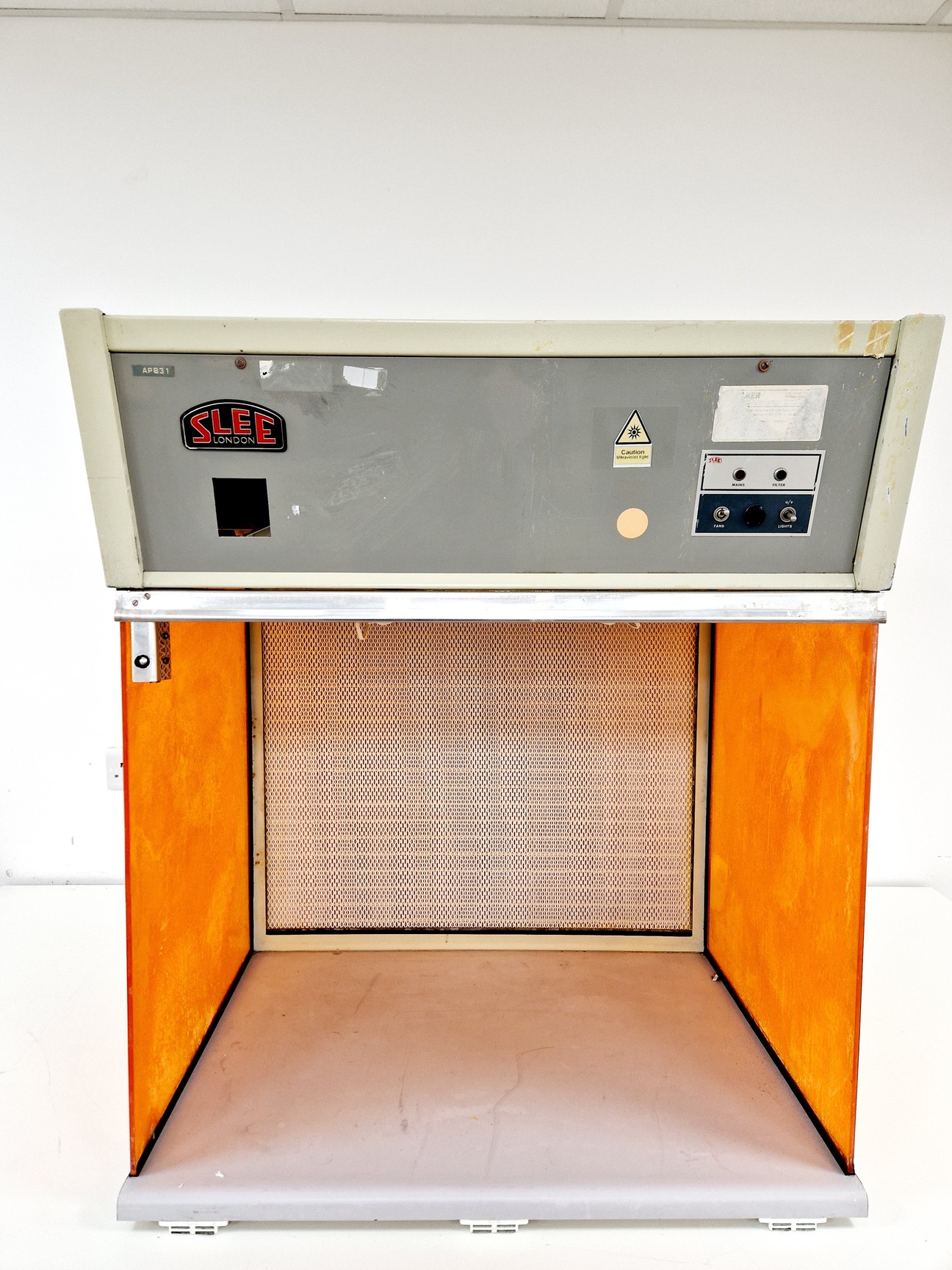 Image of Slee Laminar Flow Cabinet HLF-H Spares/Repair Lab