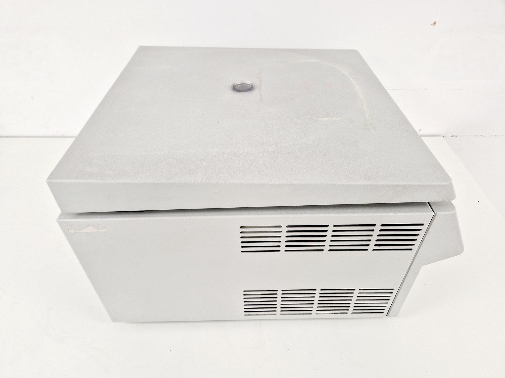 Image of Eppendorf BenchTop Centrifuge 5804 Spares/Repair Lab