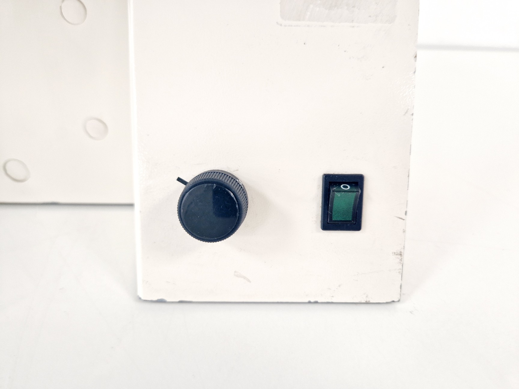 Image of Zeiss Axiovert 25 Microscope w/ 3 x Objectives Achroplan, 4x 10x 20x Lab