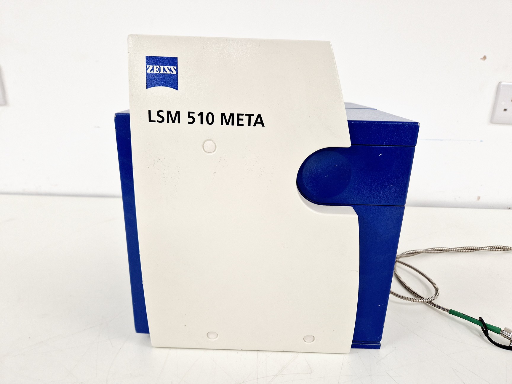 Image of Zeiss Axiovert M 100 Microscope System with LSM510 META & Lasos Laser Setup Lab