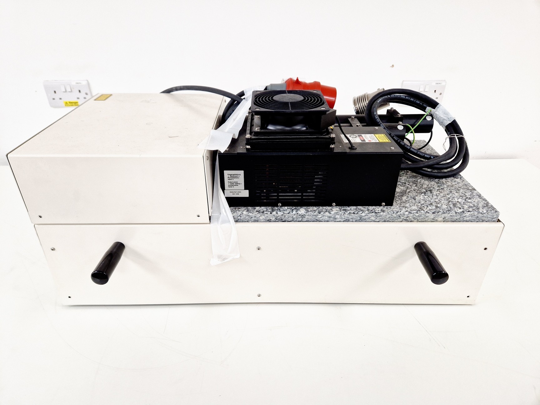 Image of Zeiss Axiovert M 100 Microscope System with LSM510 META & Lasos Laser Setup Lab