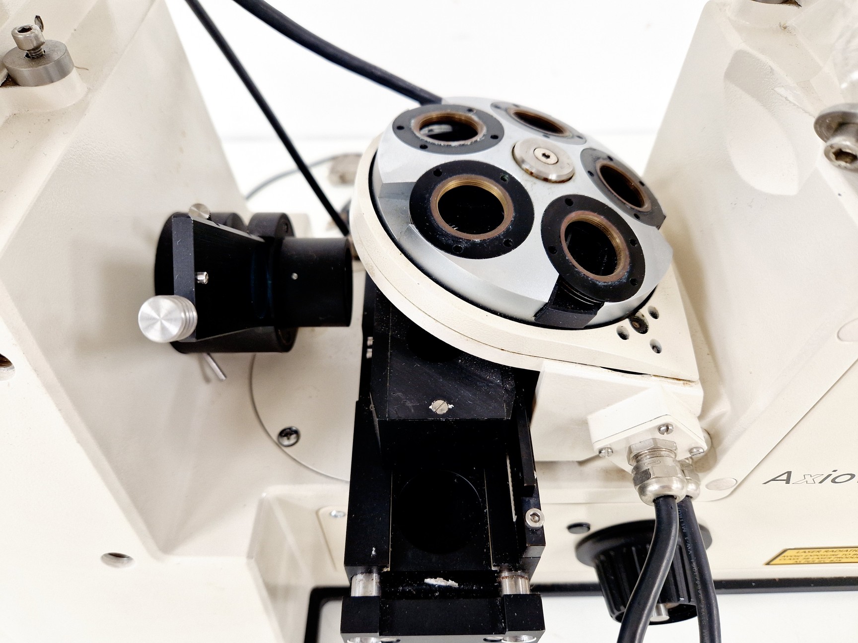 Image of Zeiss Axiovert M 100 Microscope System with LSM510 META & Lasos Laser Setup Lab