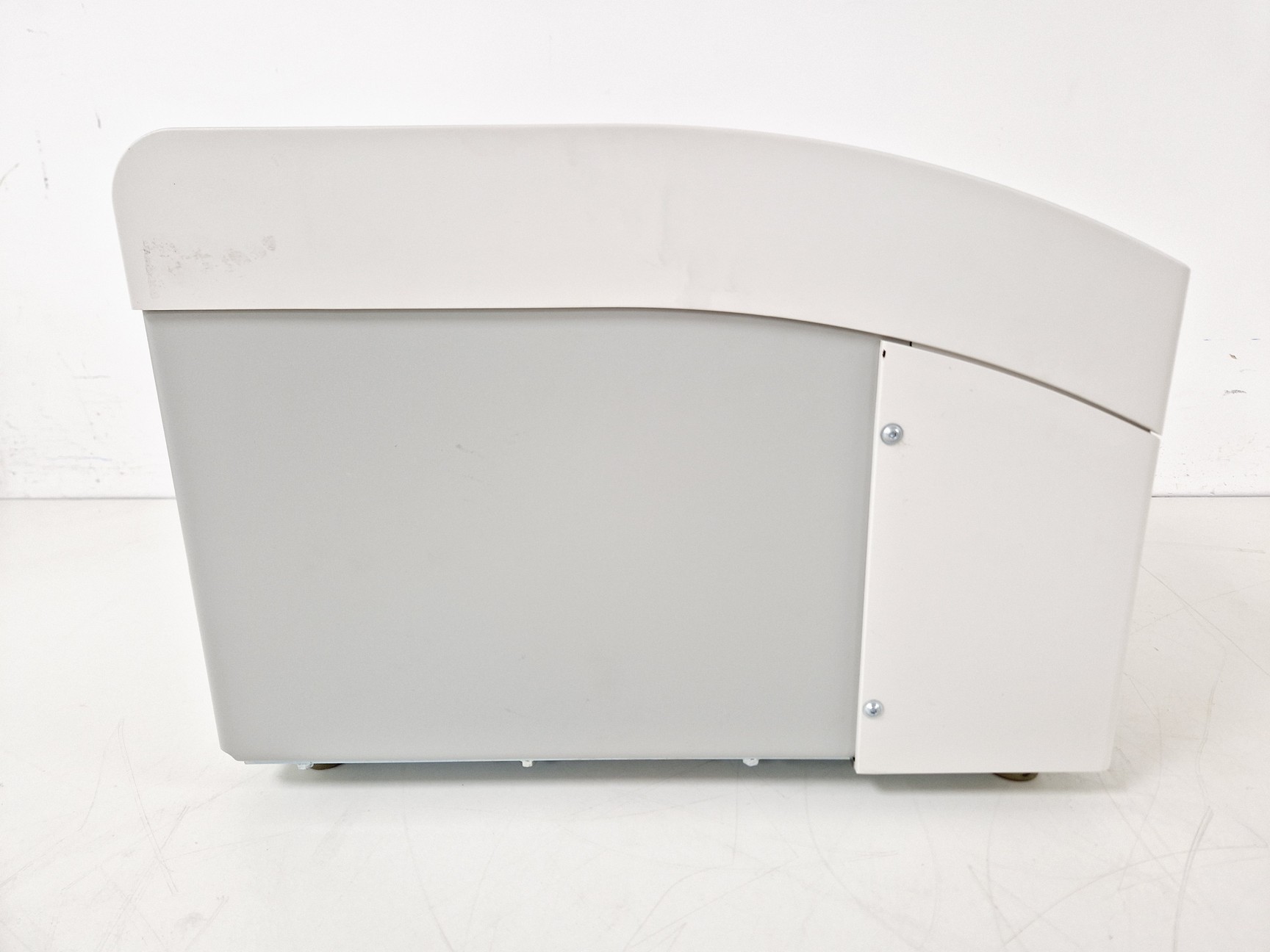 Image of Sigma 2-6E Benchtop Centrifuge w/ 11070 Swing-Out Rotor with 4 x Bucket Lab