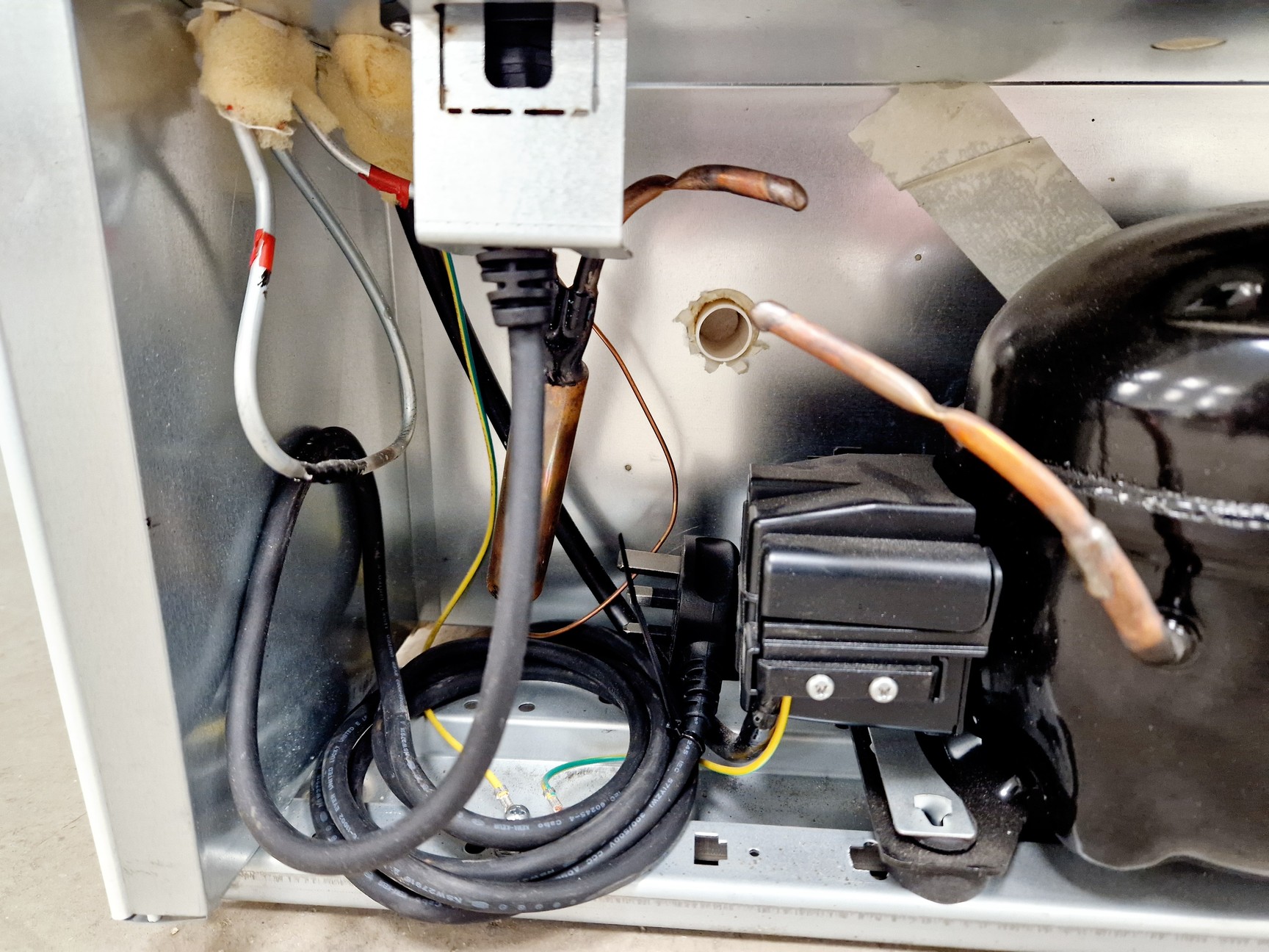 Image of LEC Model Medical LSFSF312BT Laboratory Freezer 