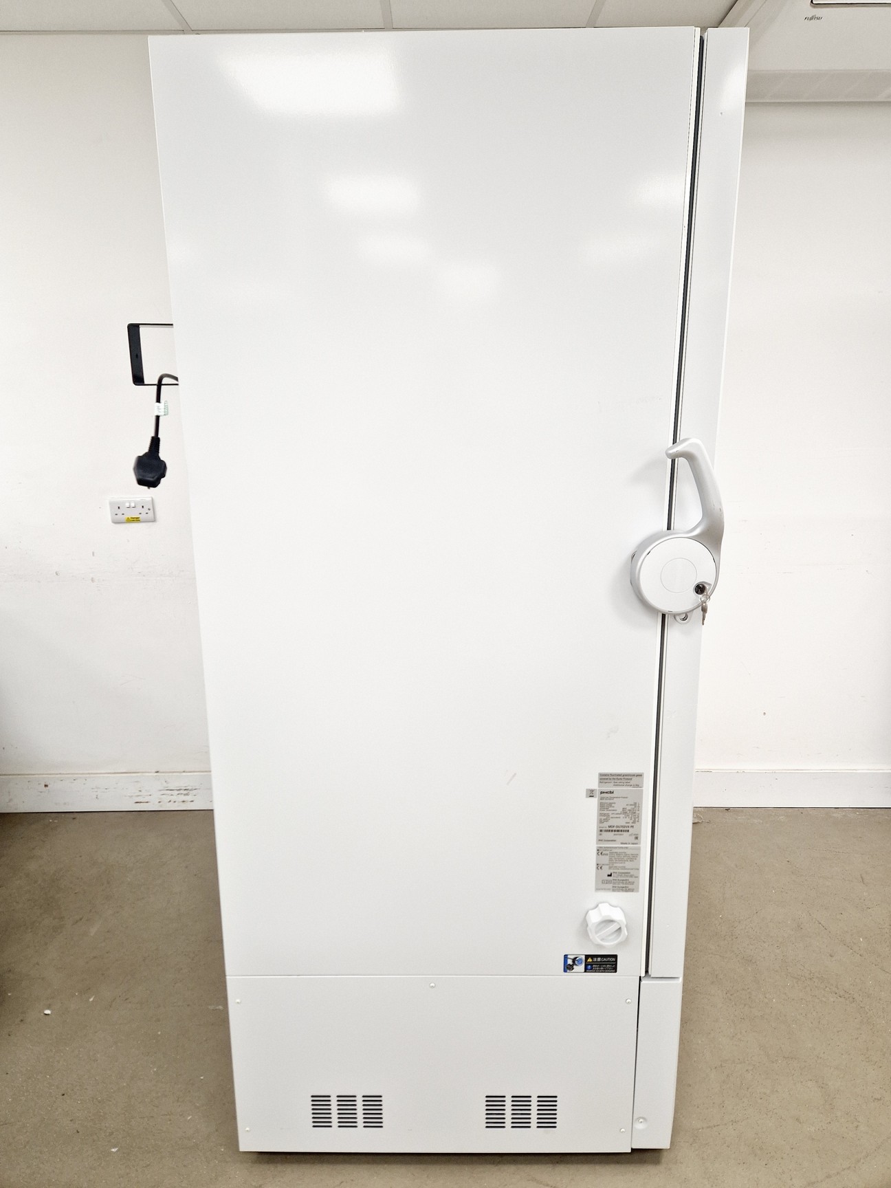Image of PHCBI MDF-DU702VX-PE Twin Guard -86ºc ULT Freezer Lab