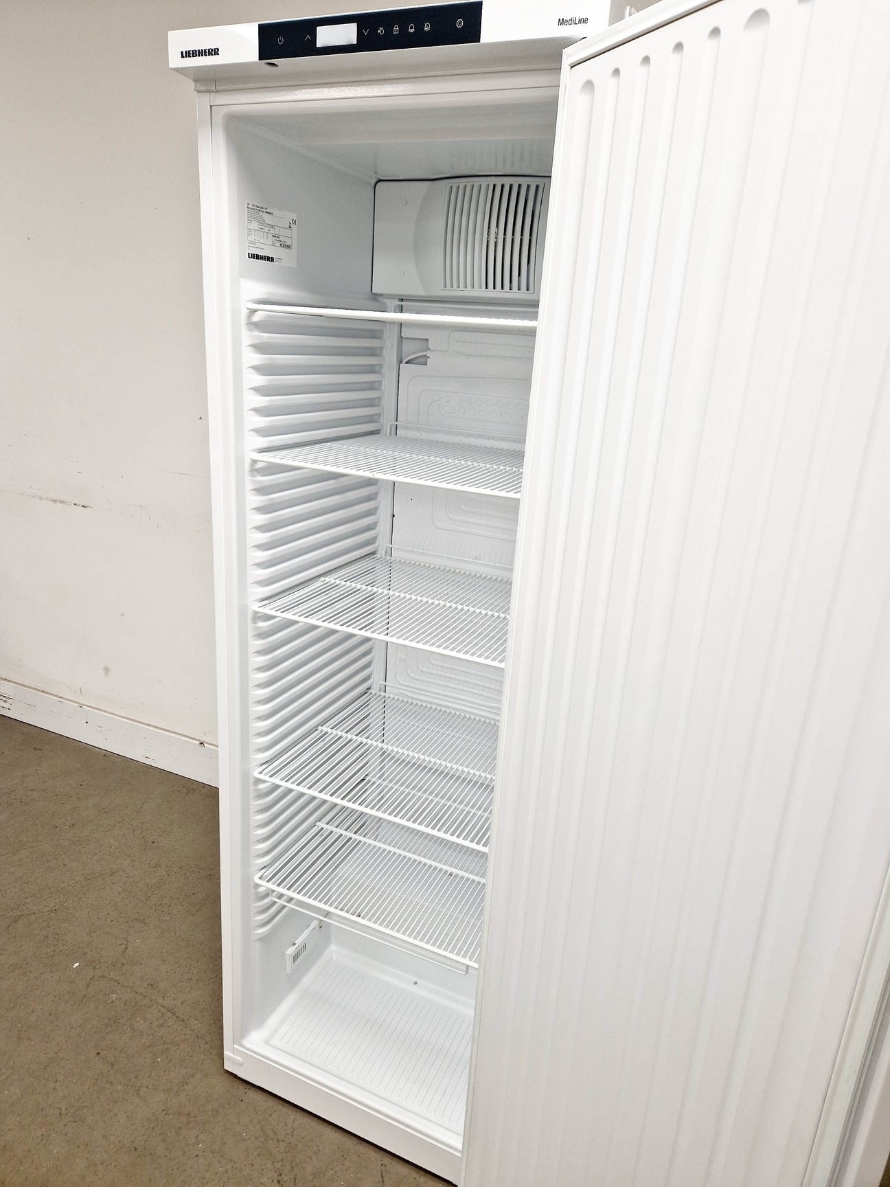 Image of Leibherr Mediline LKV Type. 3910 Fridge Lab