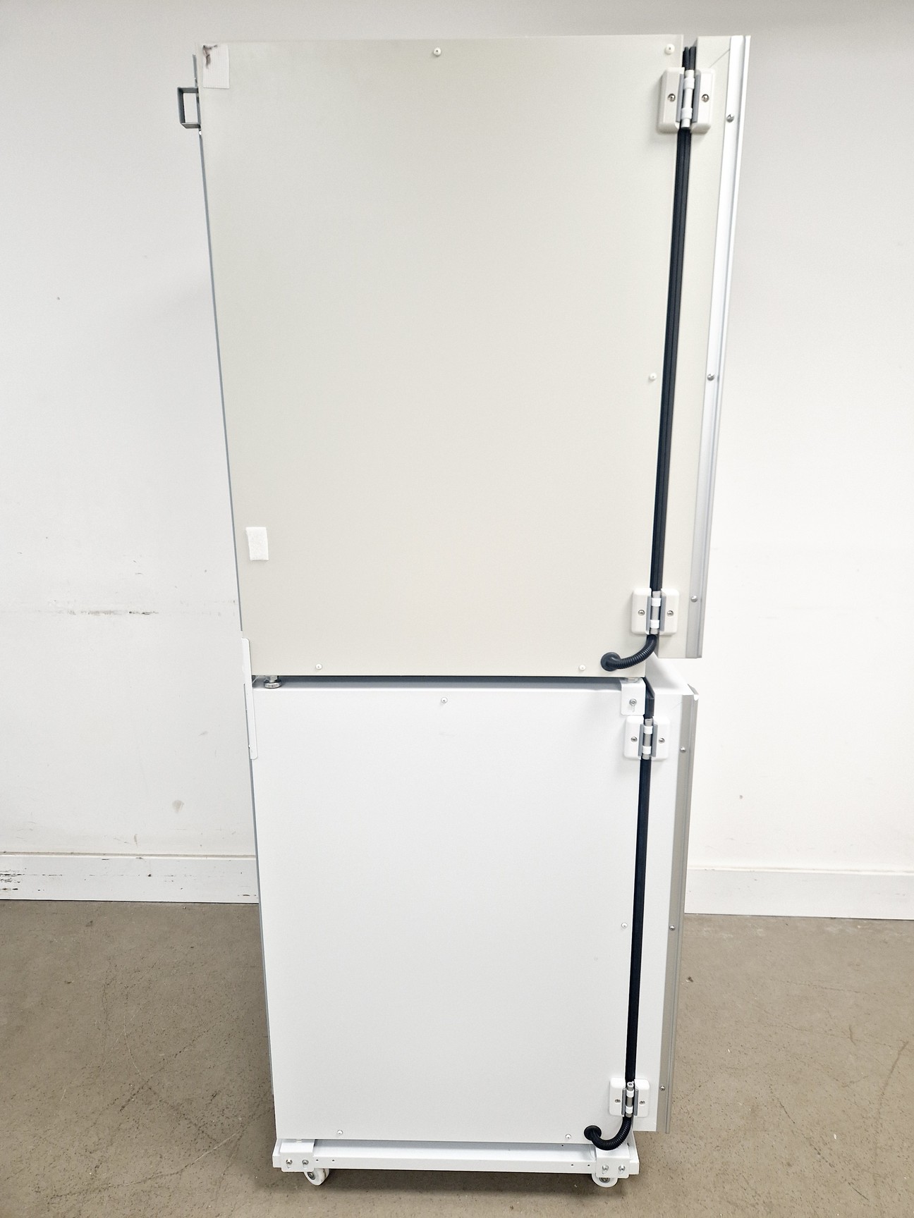 Image of MCO-170AICUVD-PE Double Stacked Co2 Laboratory Incubator 