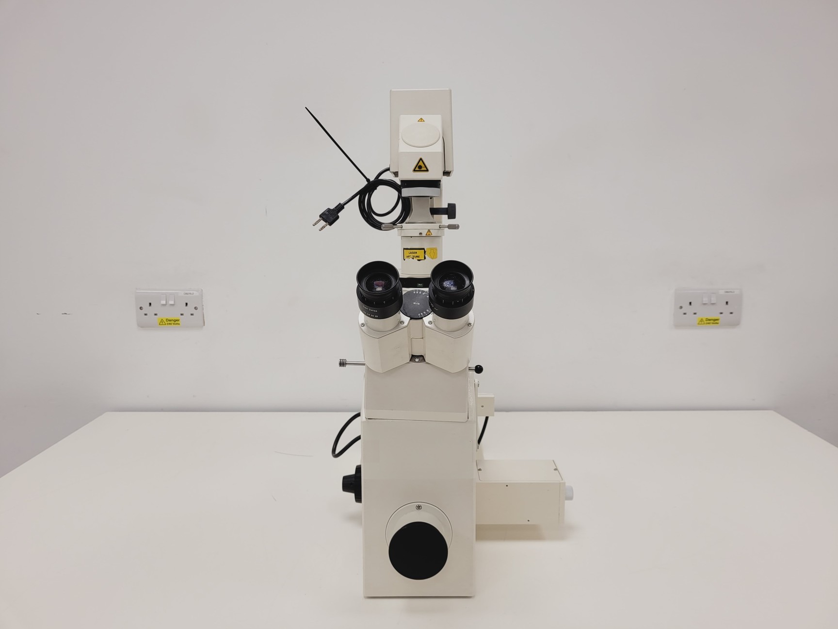 Image of Zeiss Axiovert 135M Spares/Repairs No Power Supply or Objectives Lab