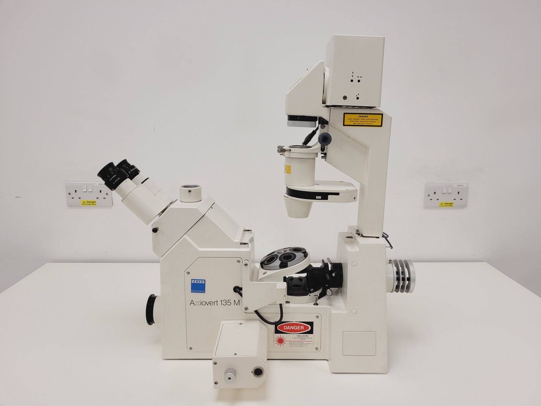 Image of Zeiss Axiovert 135M Spares/Repairs No Power Supply or Objectives Lab