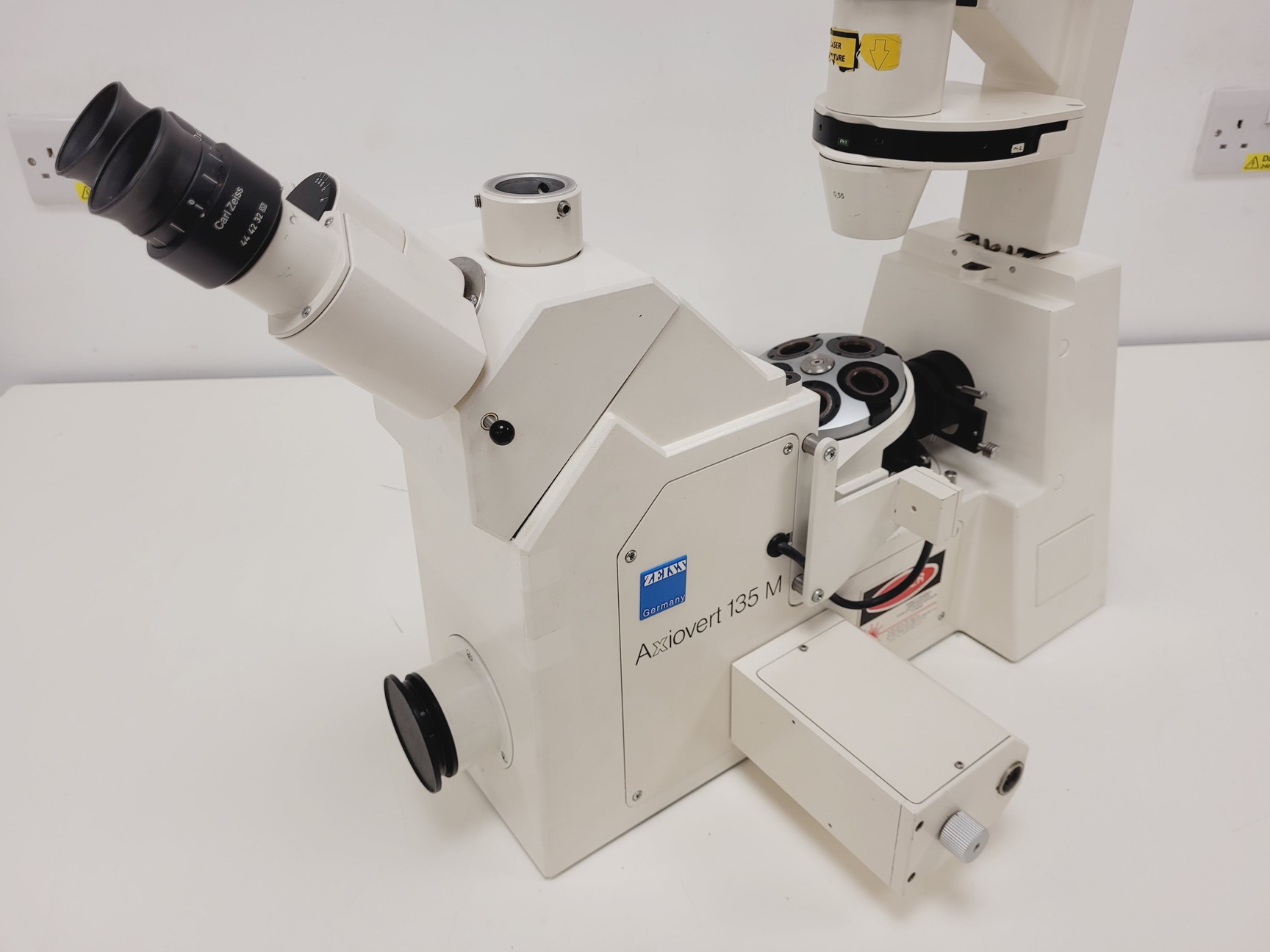 Image of Zeiss Axiovert 135M Spares/Repairs No Power Supply or Objectives Lab
