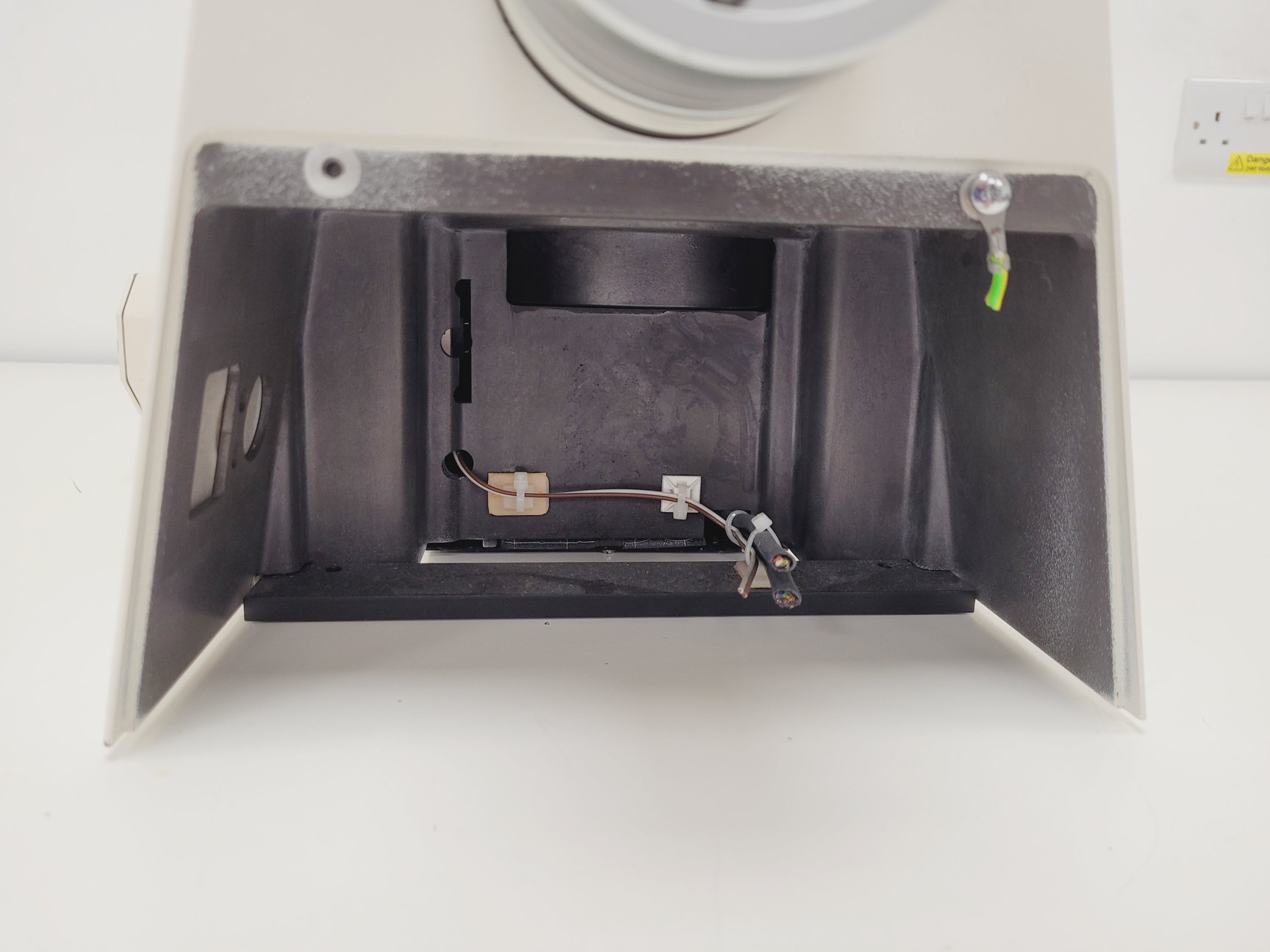 Image of Zeiss Axiovert 135M Spares/Repairs No Power Supply or Objectives Lab