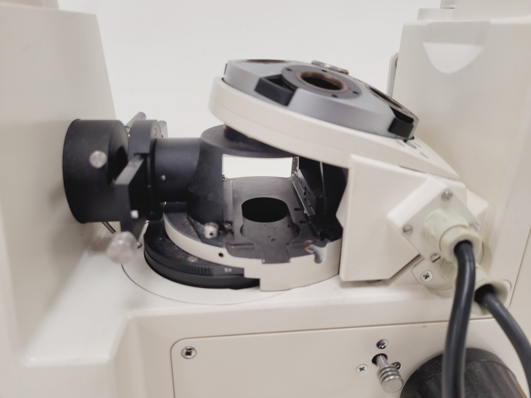 Image of Zeiss Axiovert 135M Spares/Repairs No Power Supply or Objectives Lab