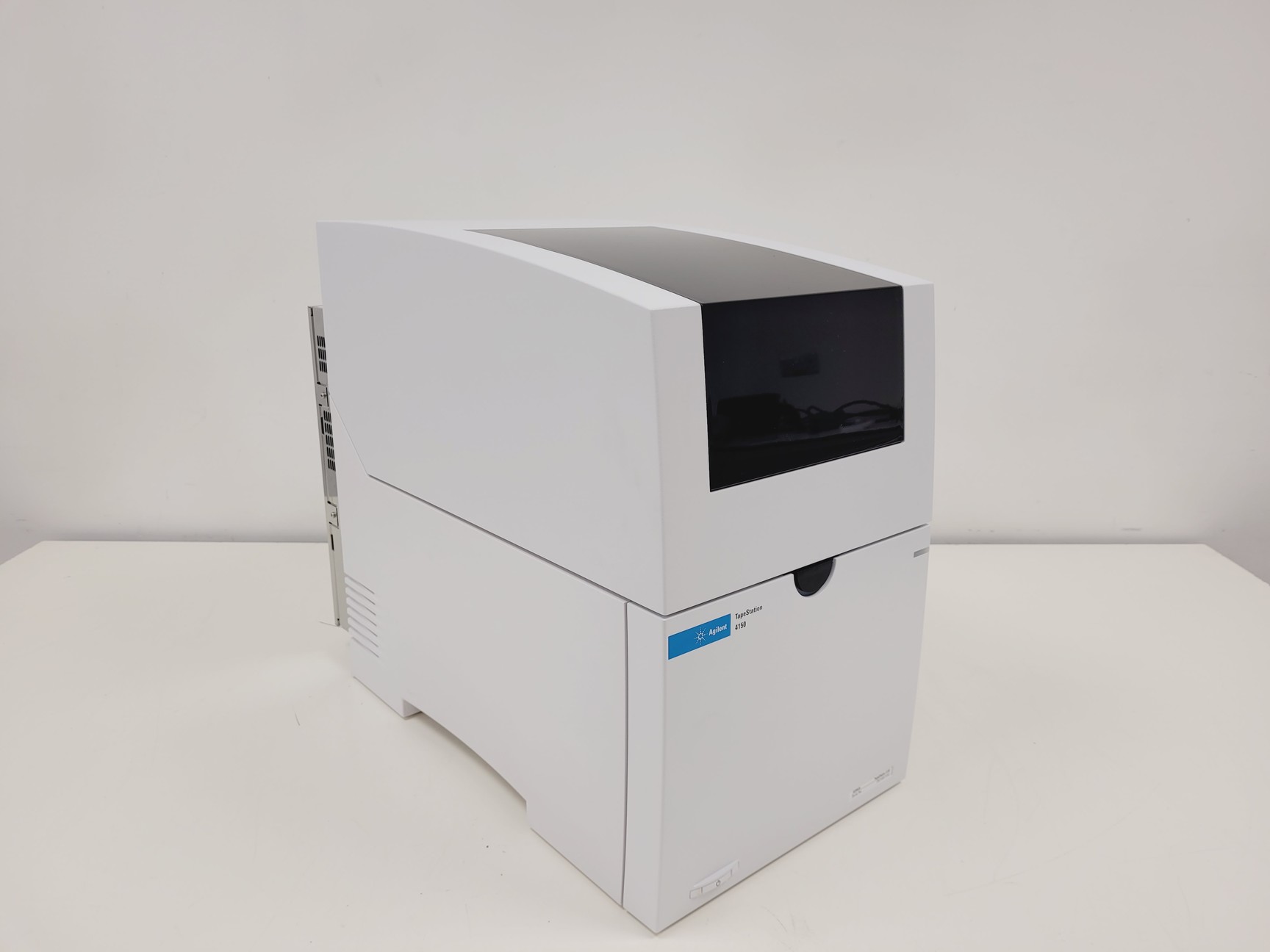 Image of Agilent 4150 TapeStation System With Laptop & Software (2021) Lab