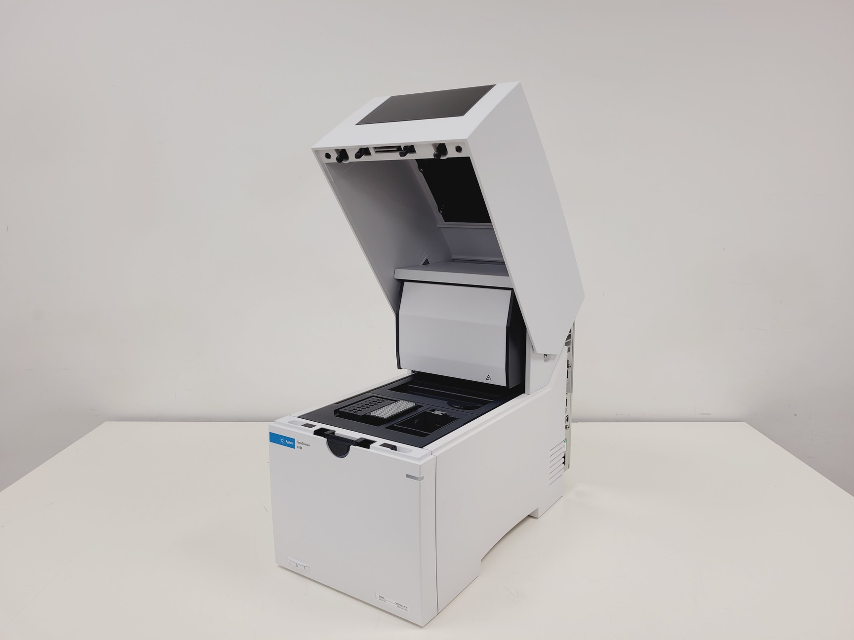 Image of Agilent 4150 TapeStation System With Laptop & Software (2021) Lab