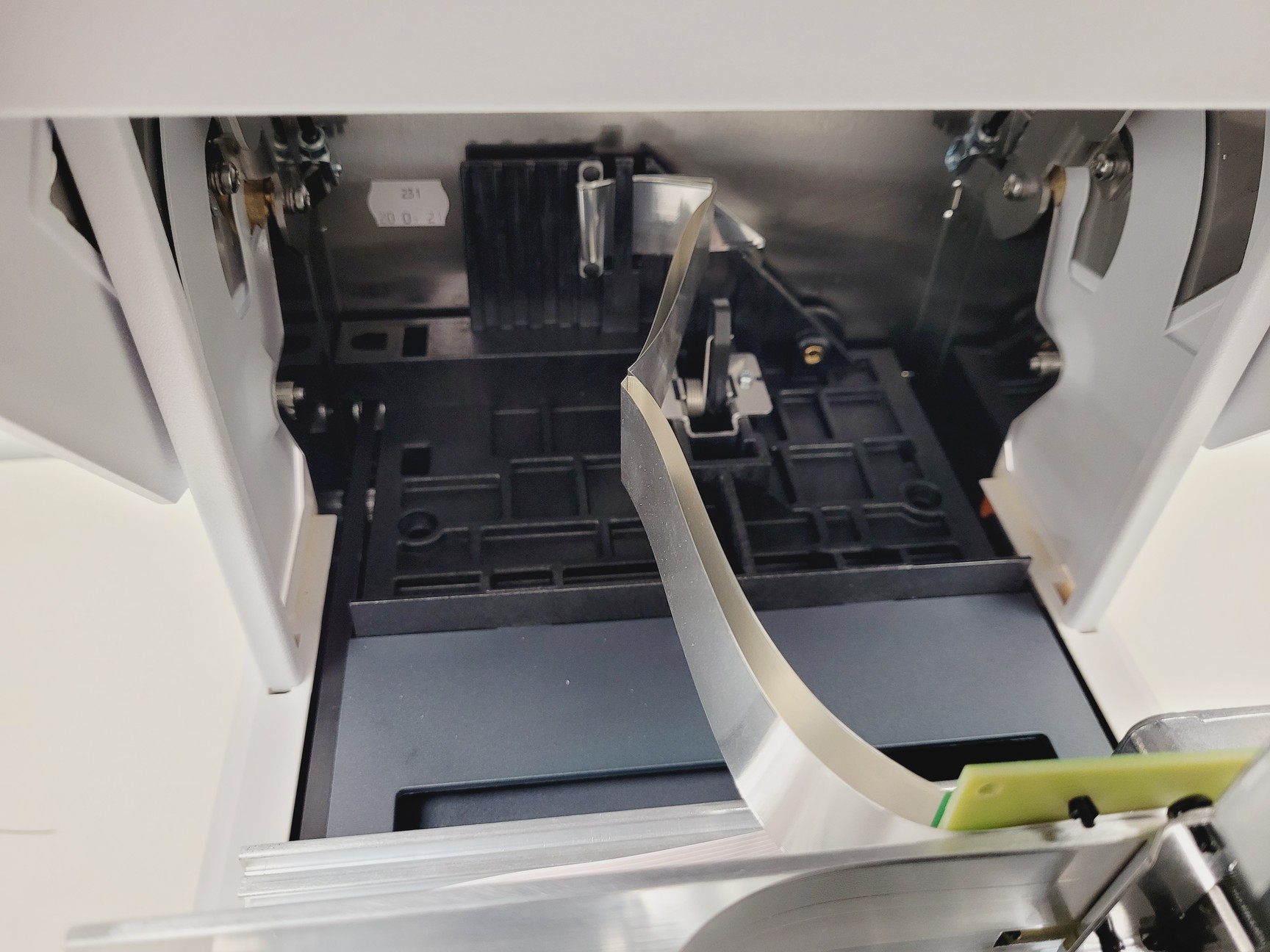 Image of Agilent 4150 TapeStation System With Laptop & Software (2021) Lab