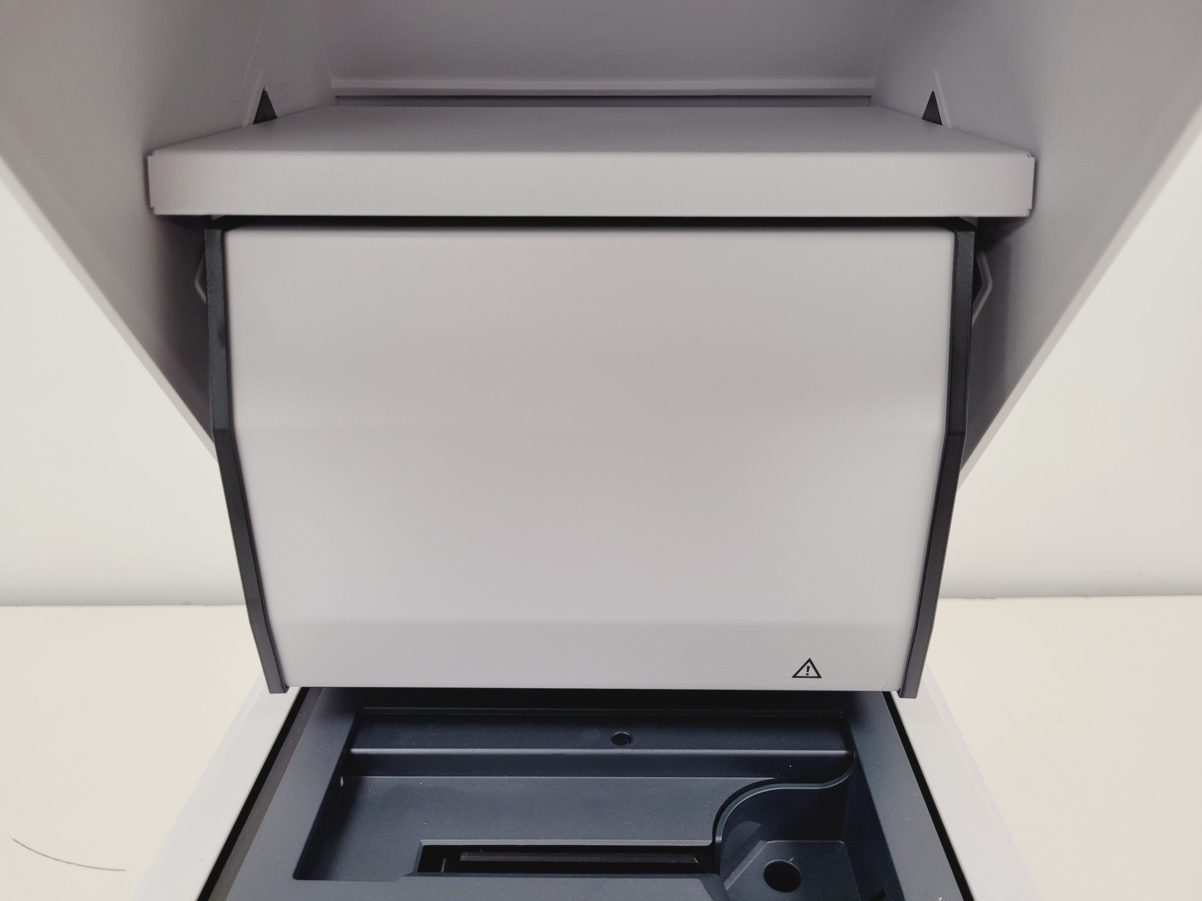 Image of Agilent 4150 TapeStation System With Laptop & Software (2021) Lab