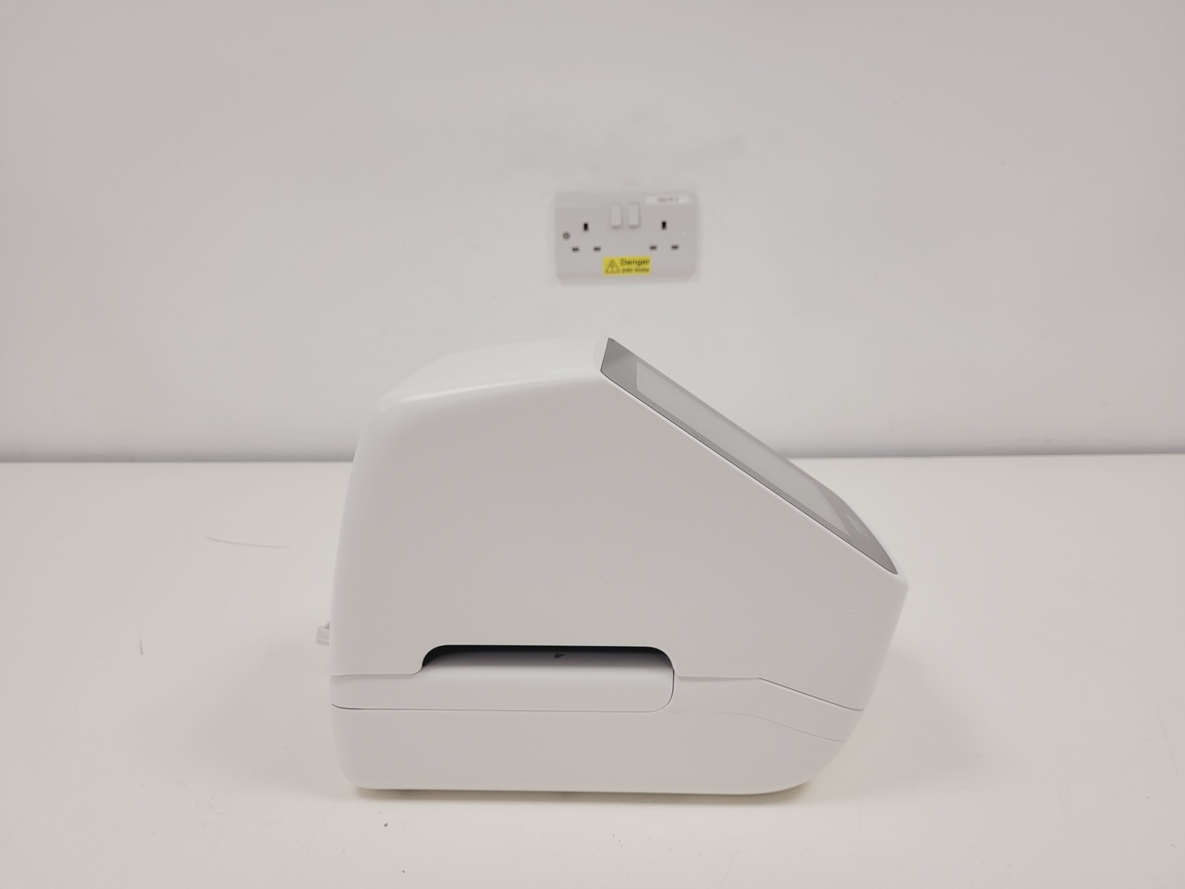 Image of Invitrogen E-Gel Power Snap Electrophoresis System
