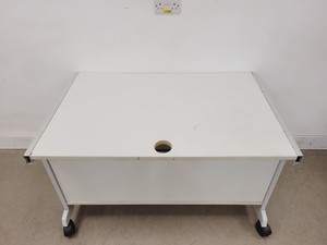Thumbnail image of White Computer Desk L x 121 W x 76 H x 72 cm 