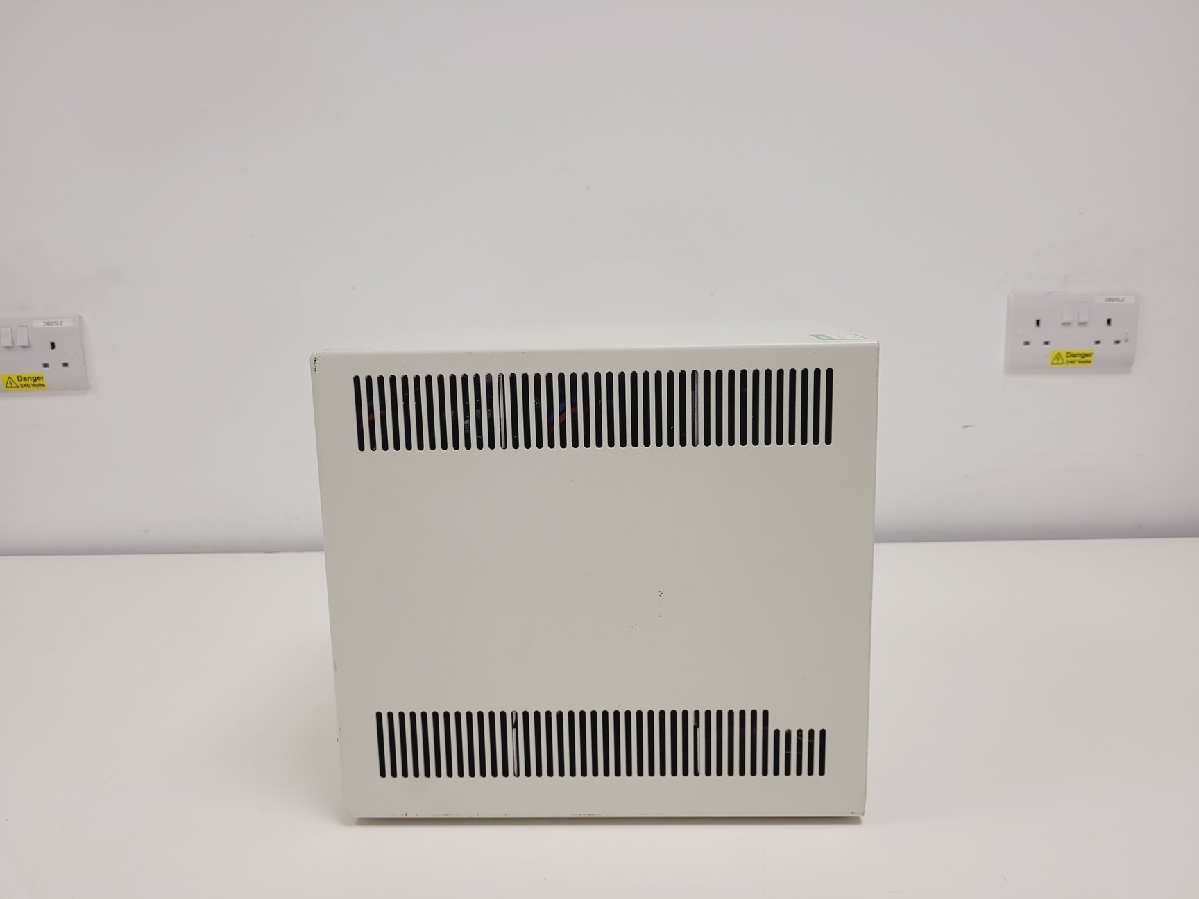 Image of Leica CTR6000 Confocal Microscope Power Supply/Controller Lab