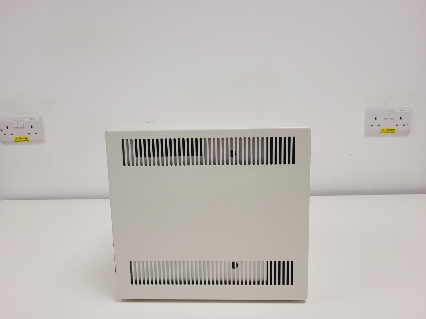 Image of Leica CTR6000 Confocal Microscope Power Supply/Controller Lab