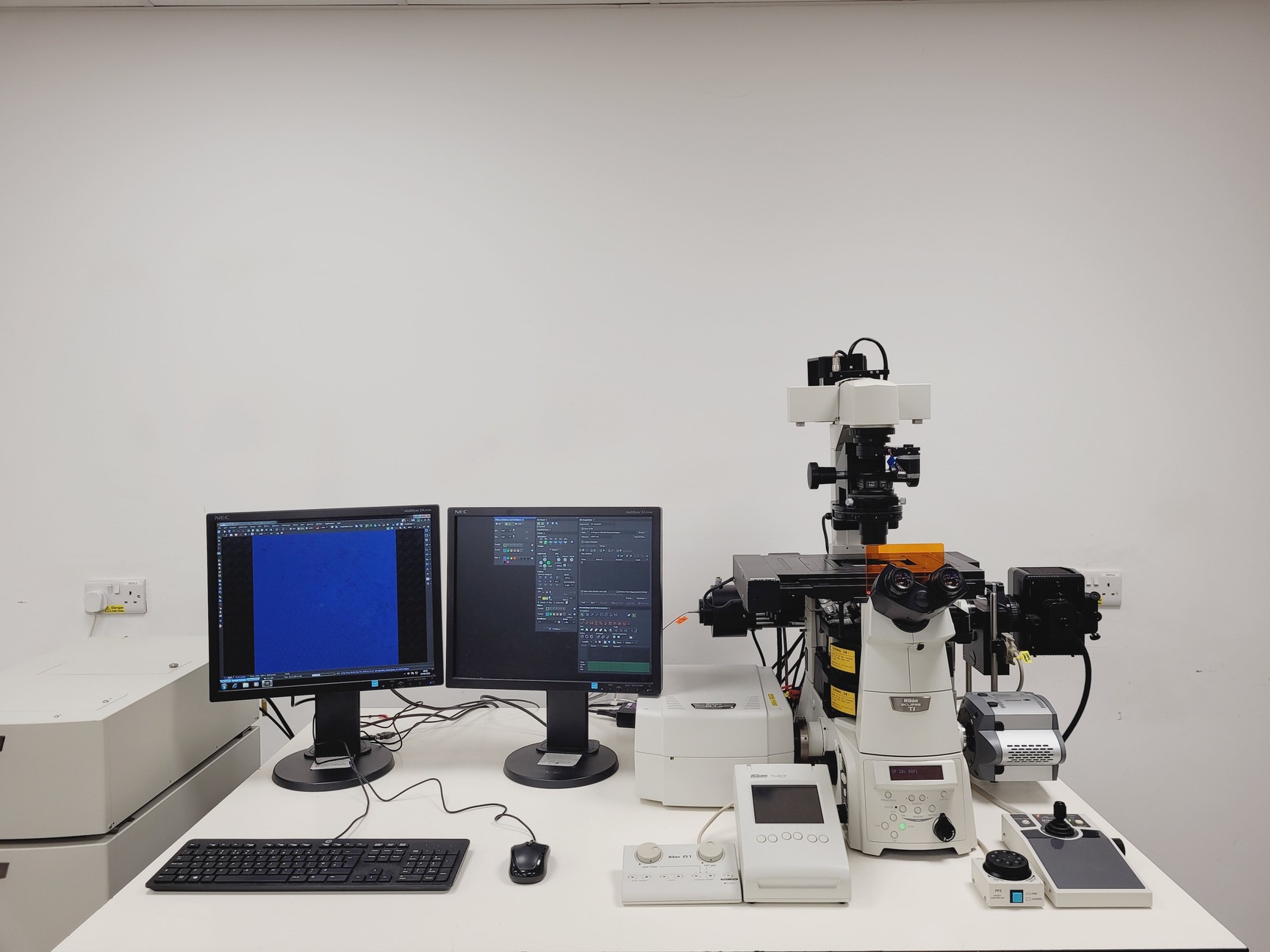 Image of Nikon Eclipse Ti-E Motorised Inverted Microscope System and A1R confocal/TIRF 