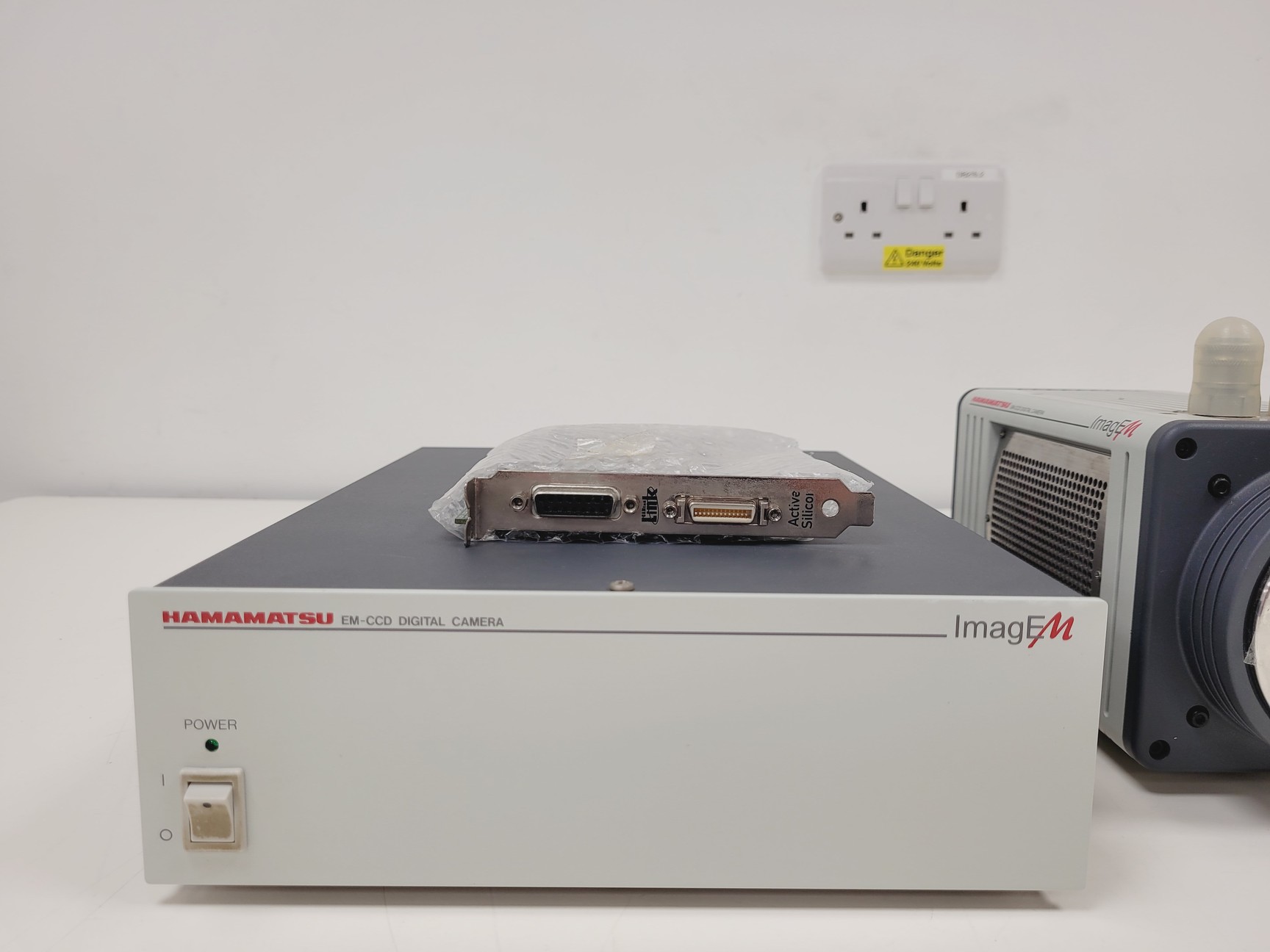 Image of Nikon Eclipse Ti-E Motorised Inverted Microscope System and A1R confocal/TIRF 