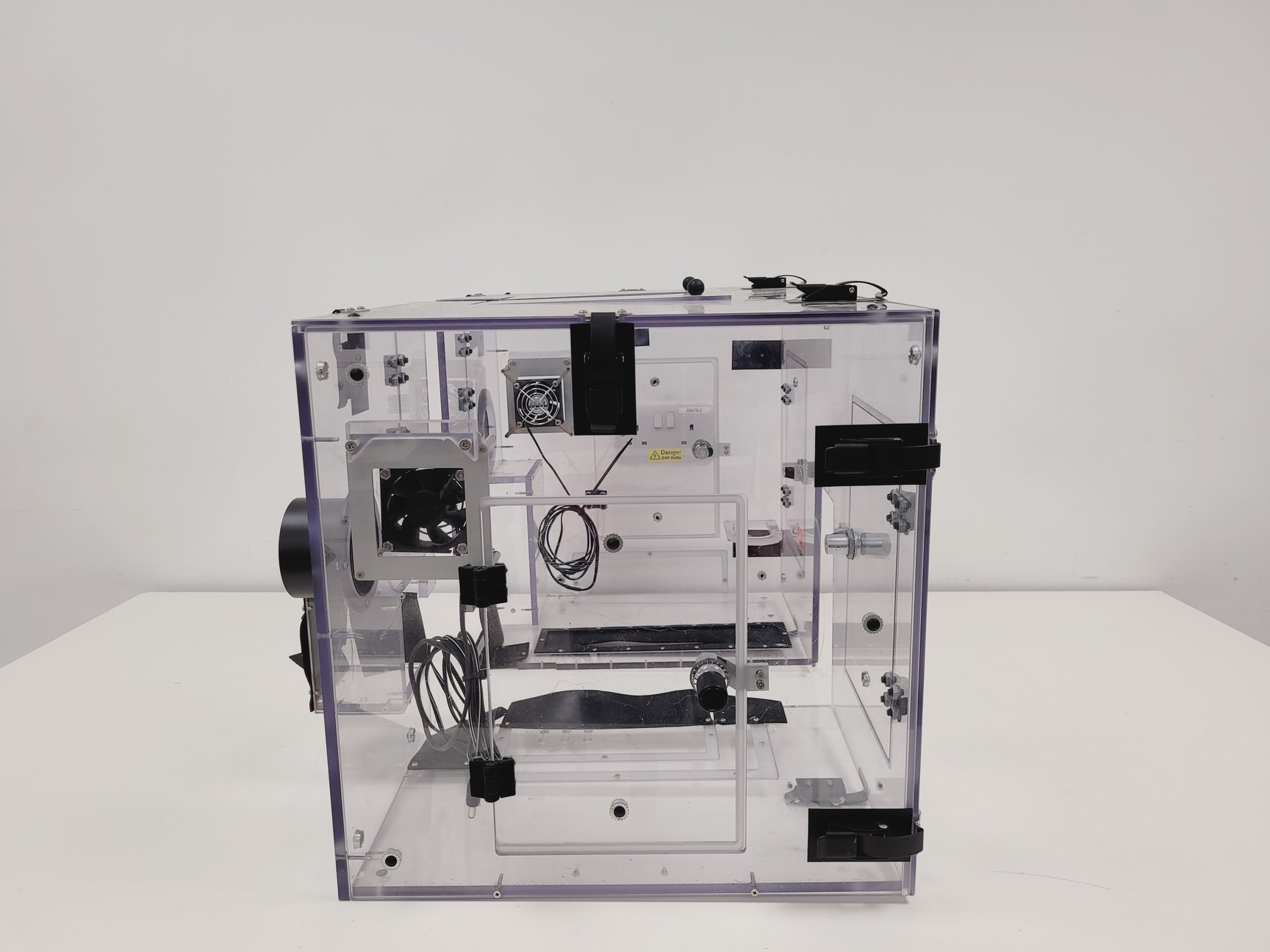 Image of Nikon Eclipse Ti-E Motorised Inverted Microscope System and A1R confocal/TIRF 