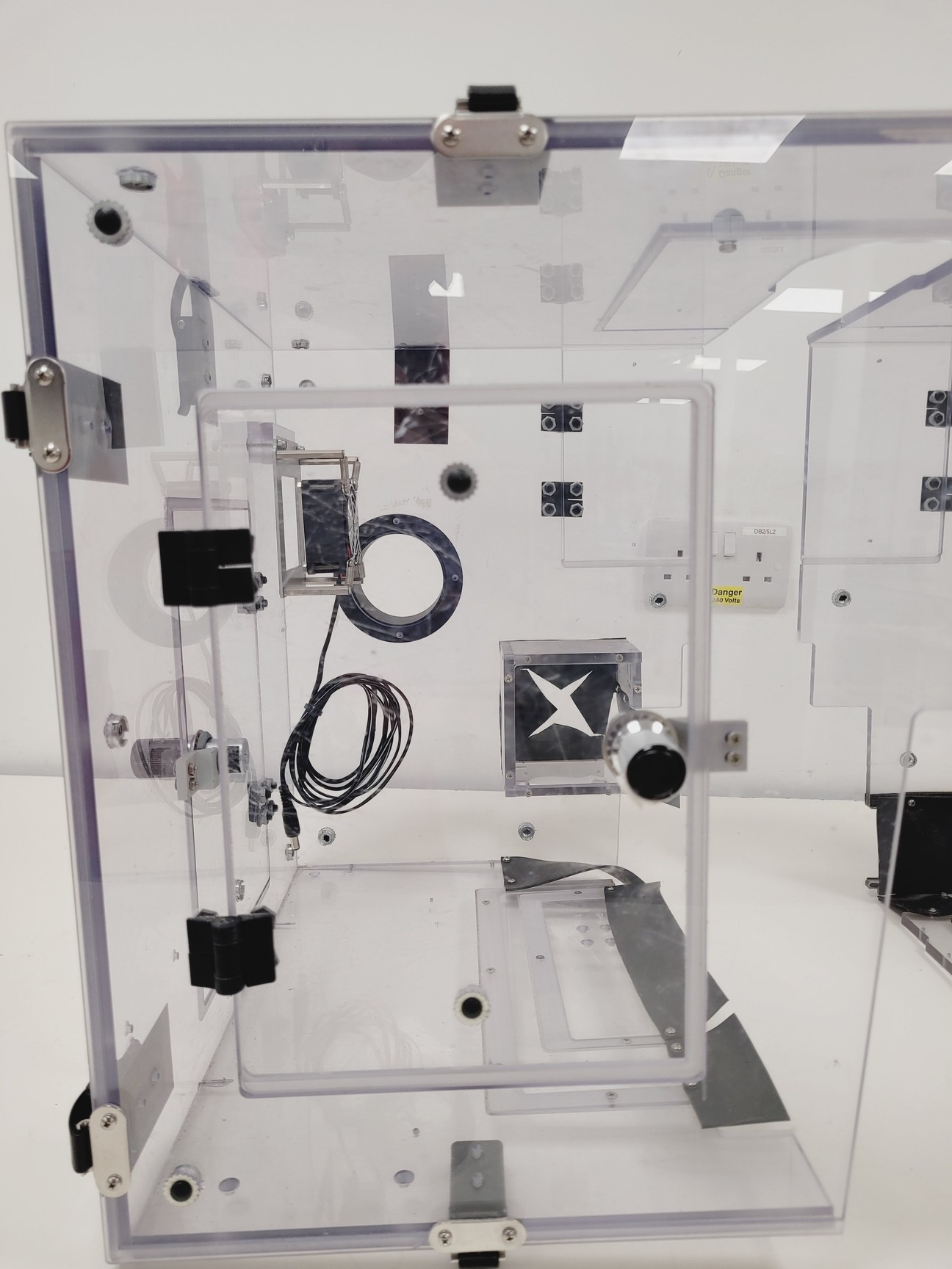 Image of Nikon Eclipse Ti-E Motorised Inverted Microscope System and A1R confocal/TIRF 