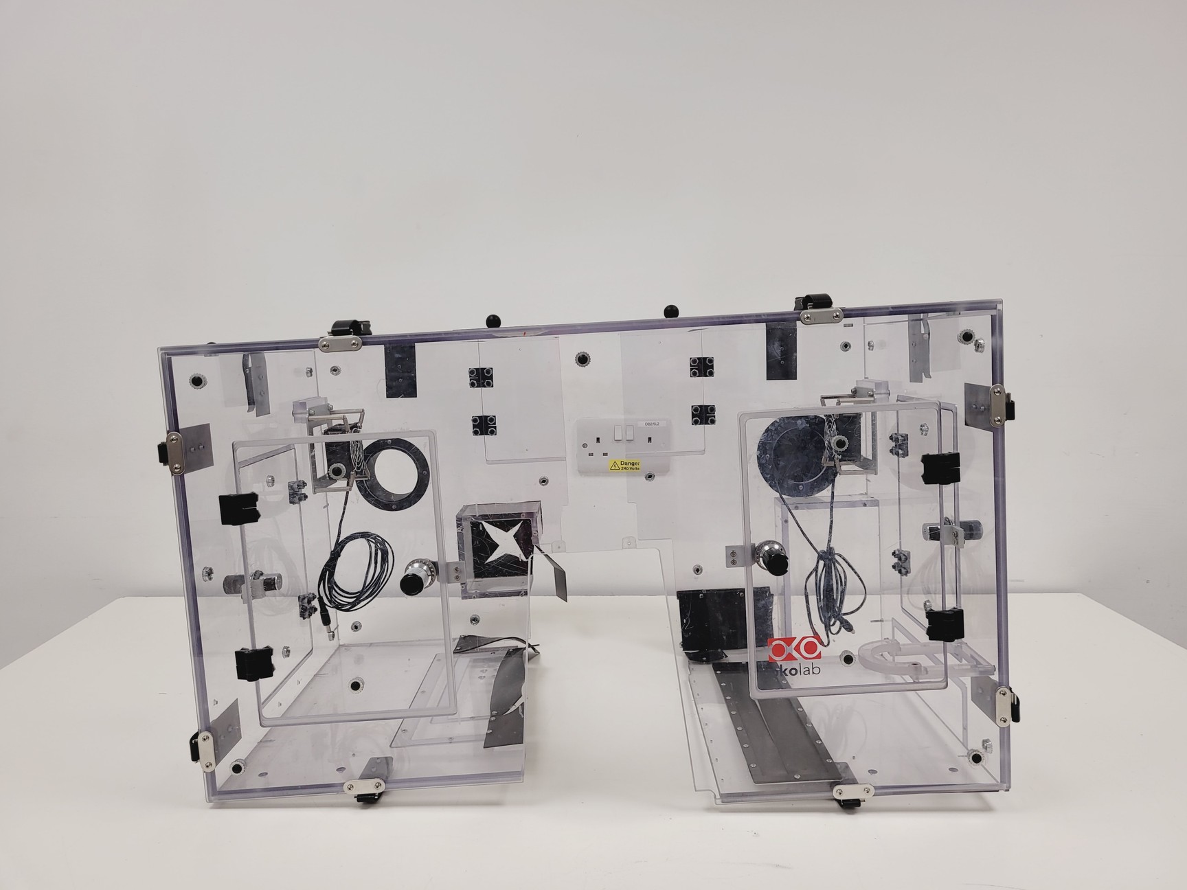 Image of Nikon Eclipse Ti-E Motorised Inverted Microscope System and A1R confocal/TIRF 