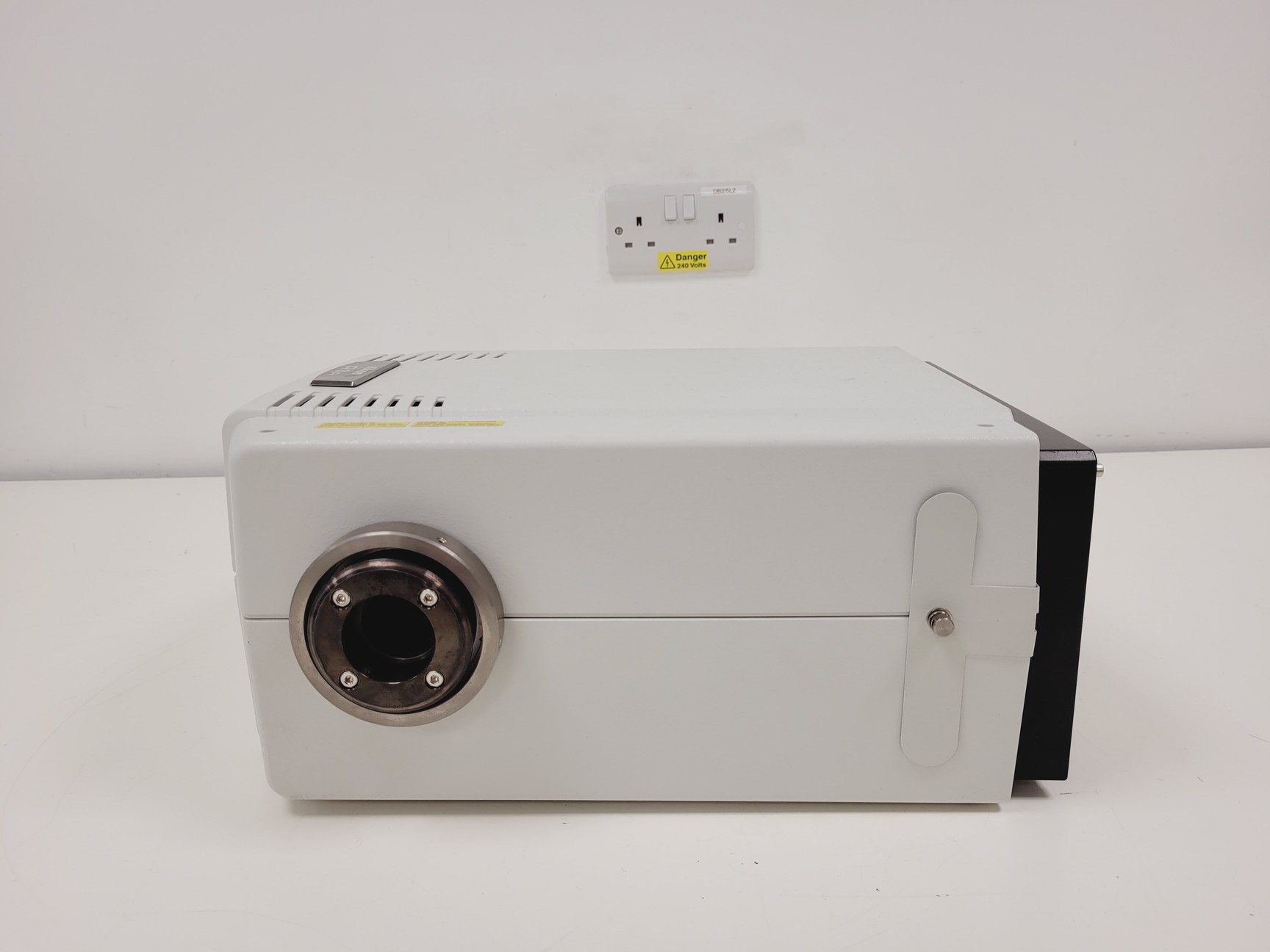 Image of Nikon Eclipse Ti-E Motorised Inverted Microscope System and A1R confocal/TIRF 